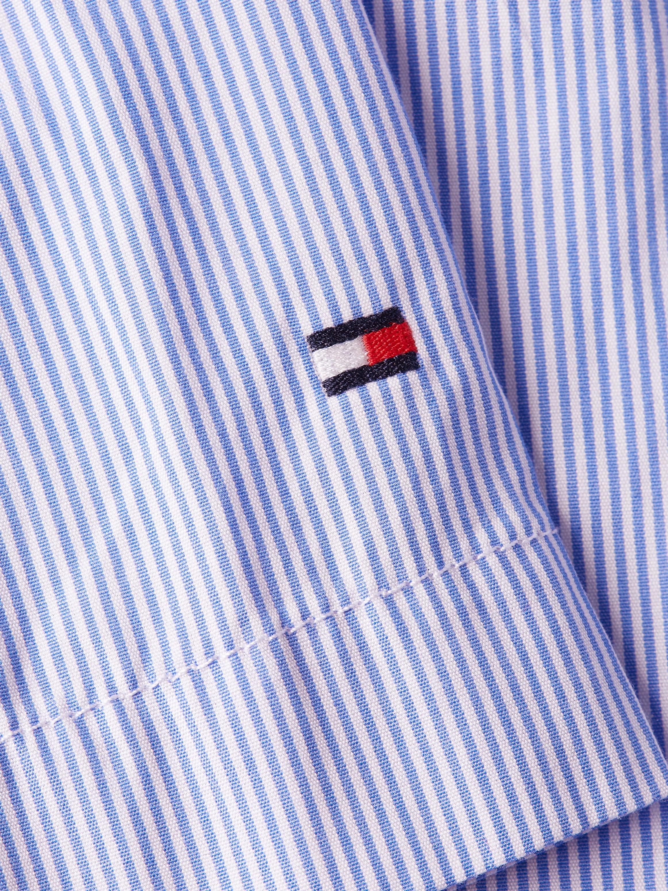 Tommy Hilfiger Hemdbluse »COTTON STP V-NECK BLOUSE«, mit Logostickerei
