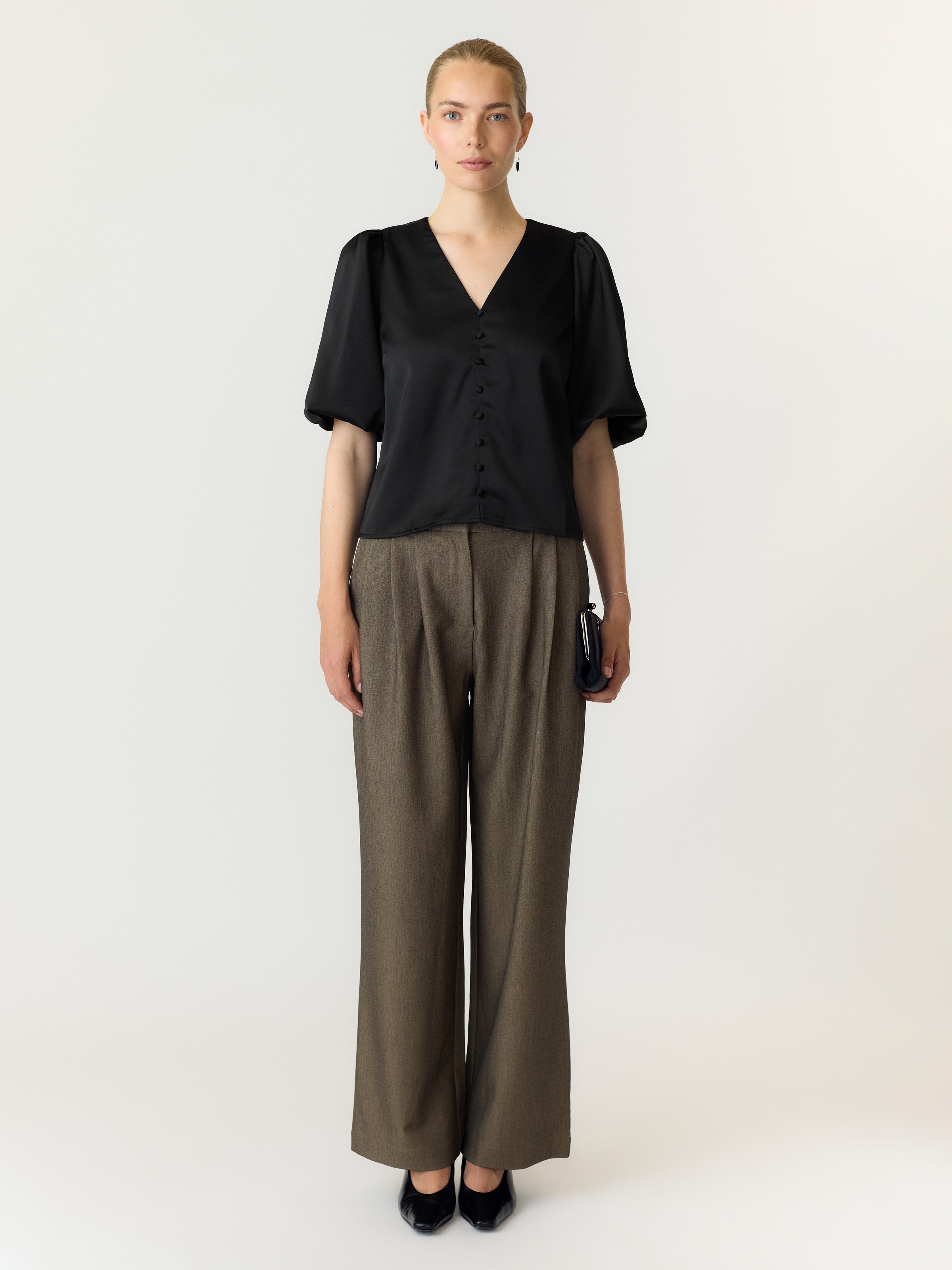 Y.A.S Kurzarmbluse »YASPELLA 2/4 V-NECK TOP S. NOOS« Materialmix, regular fit