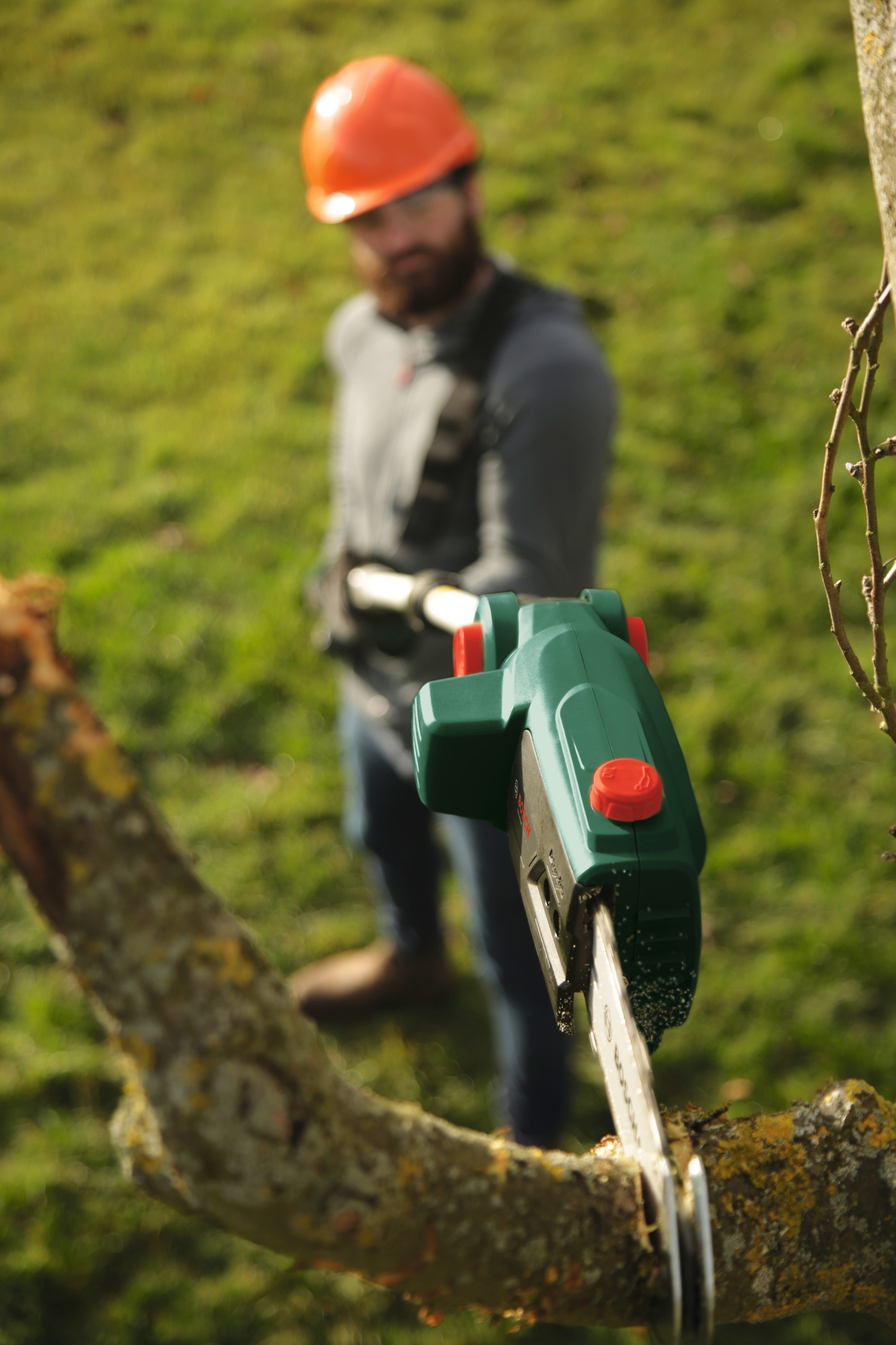 Bosch Home & Garden Akku-Hochentaster »UniversalChainPole 18«, mit Akku und Ladegerät