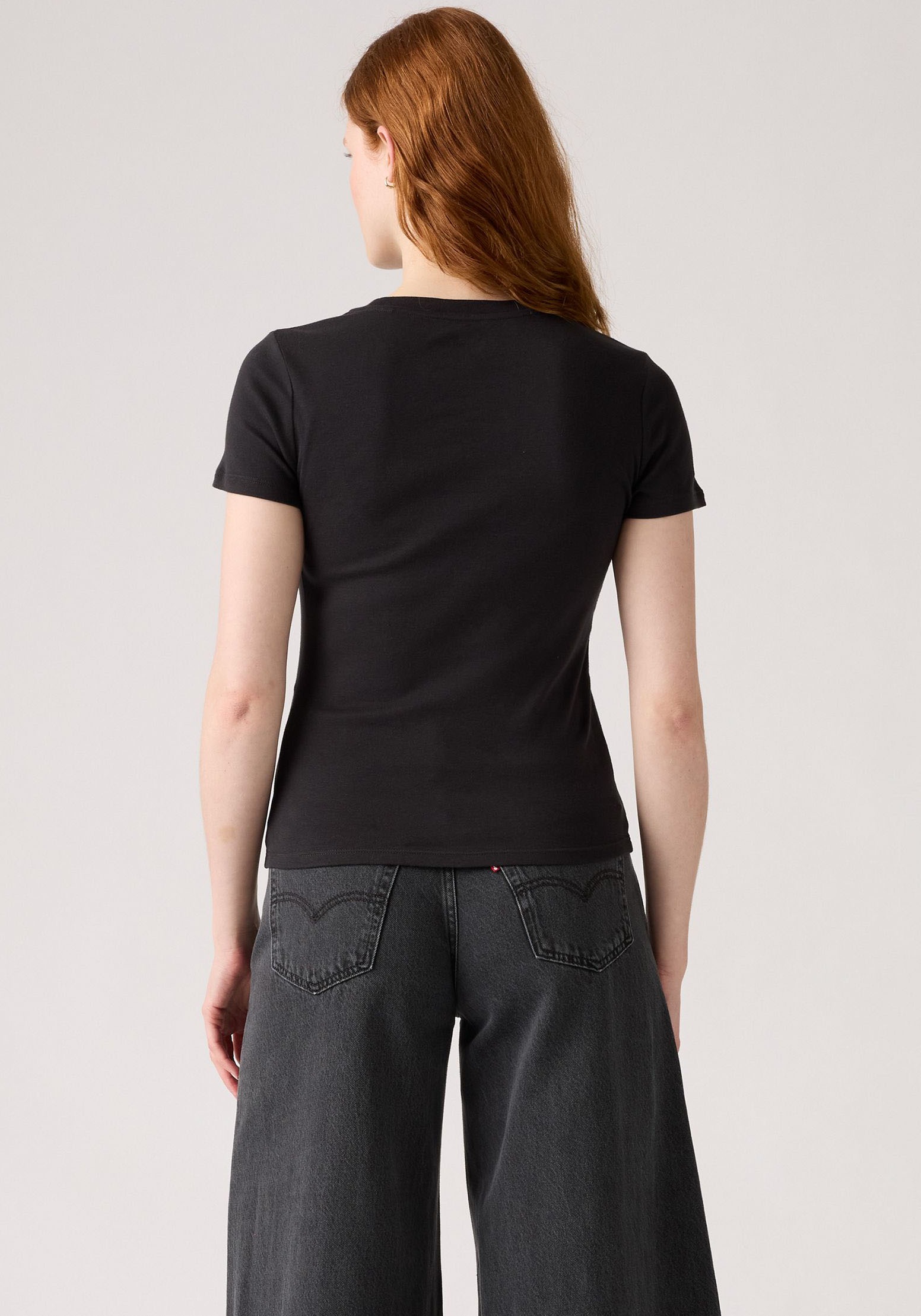 Levi's® T-Shirt »Mini-Logo« Packung, 2 Stk. mit kleiner Markenlogo-Stickerei auf der Brust