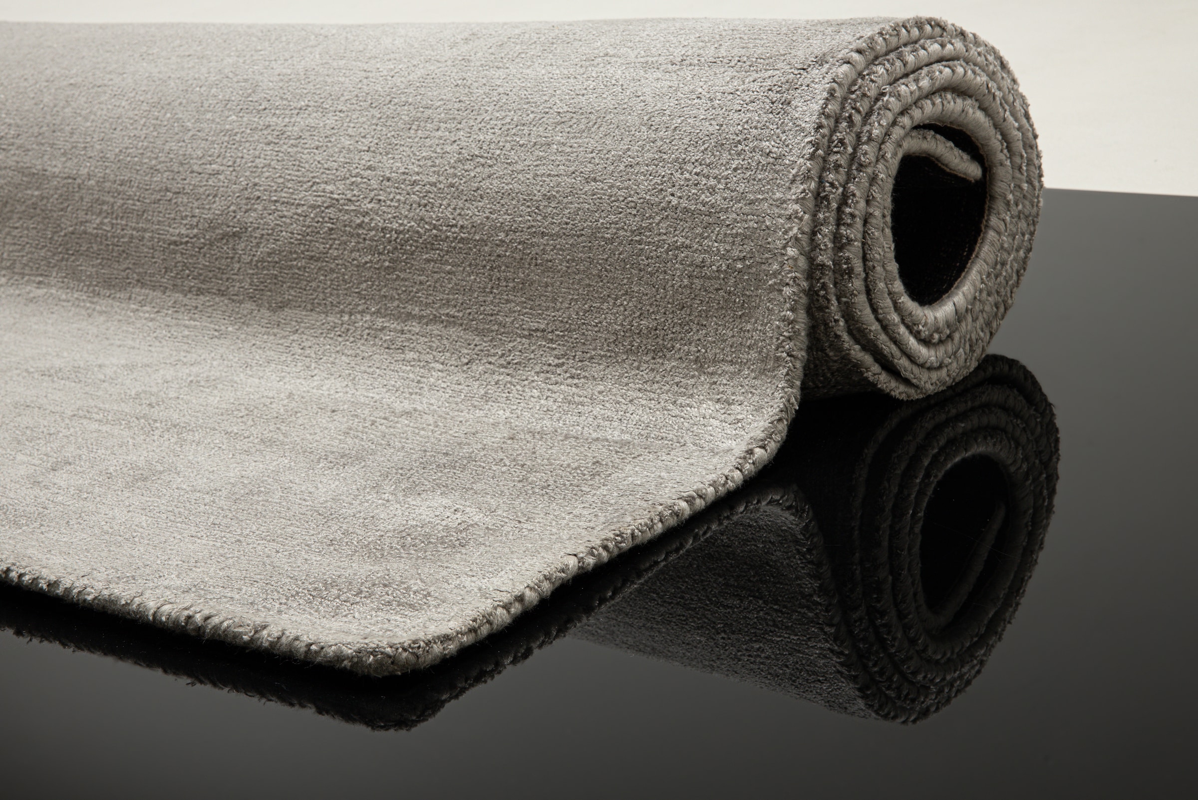 TOM TAILOR HOME Teppich »Shine uni«, rechteckig, 8 mm Höhe, Handweb Teppich, 100% Viskose, handgewebt, mit elegantem Schimmer