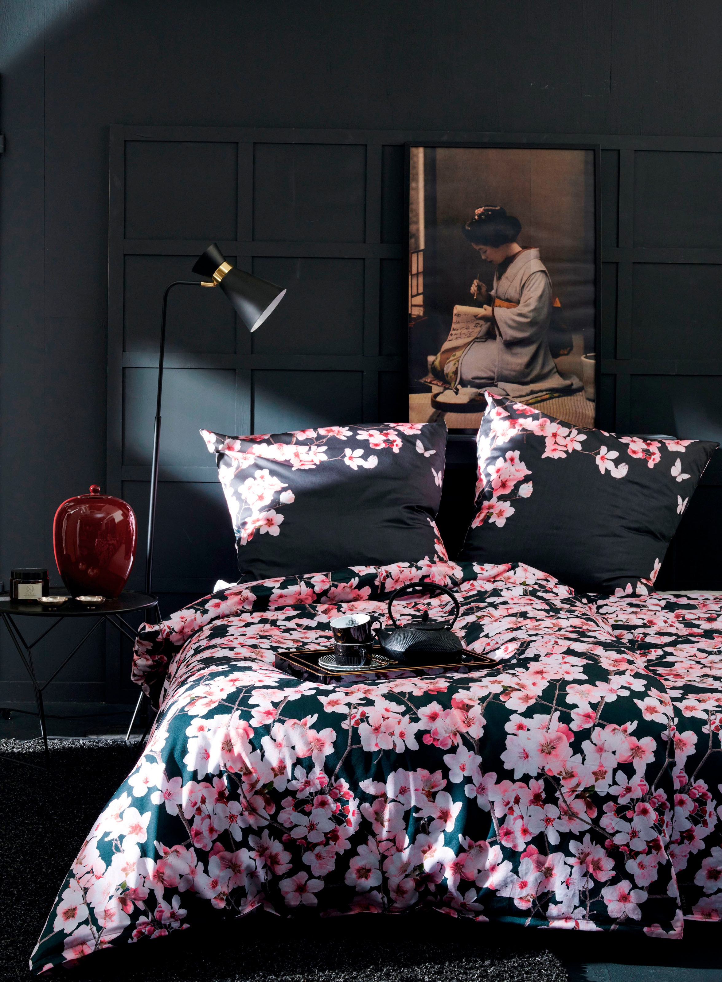 APELT Bettwäsche »Blossom« 2 Stk. kunstvoll gemalte Kirschblütenzweige, ein modische Statement