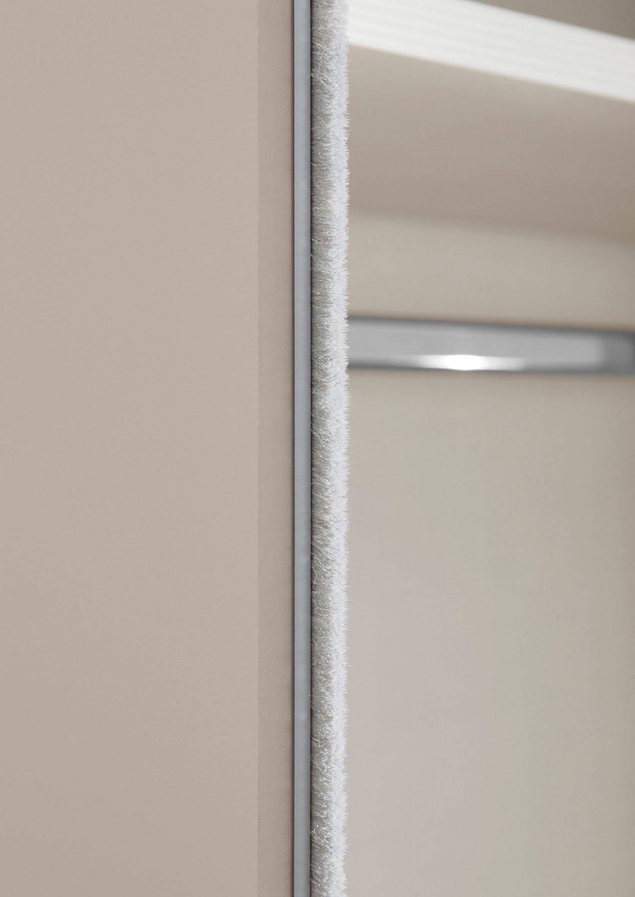 STAUD Schwebetürenschrank »Includo, Made in Germany« Mit Spiegeltüre und vier verschiedenen Ausstattungsvarianten