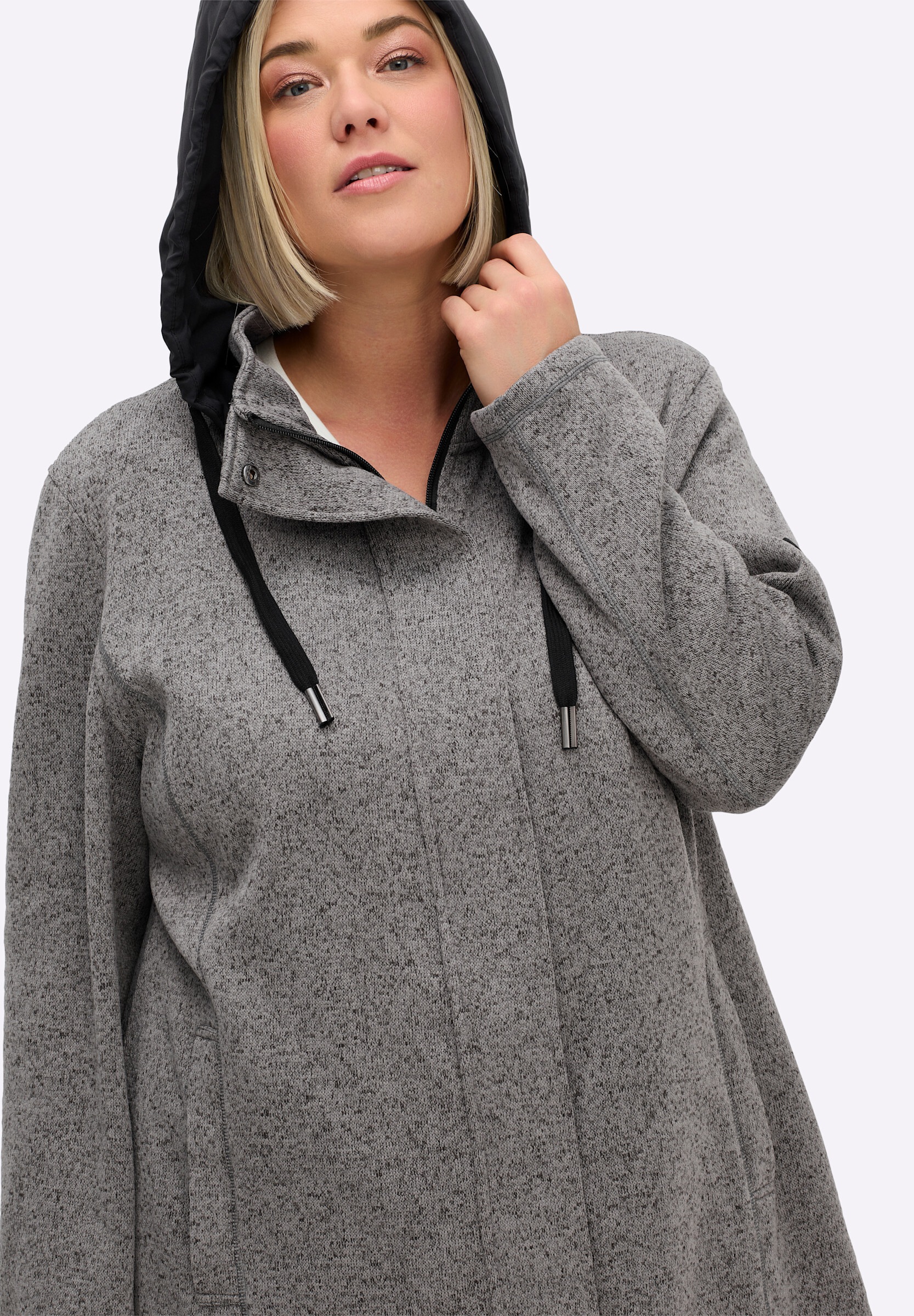 Sheego Softshelljacke »Strick-Fleecejacke Strickfleecejacke mit Kapuze« Abnehmbare Kapuze