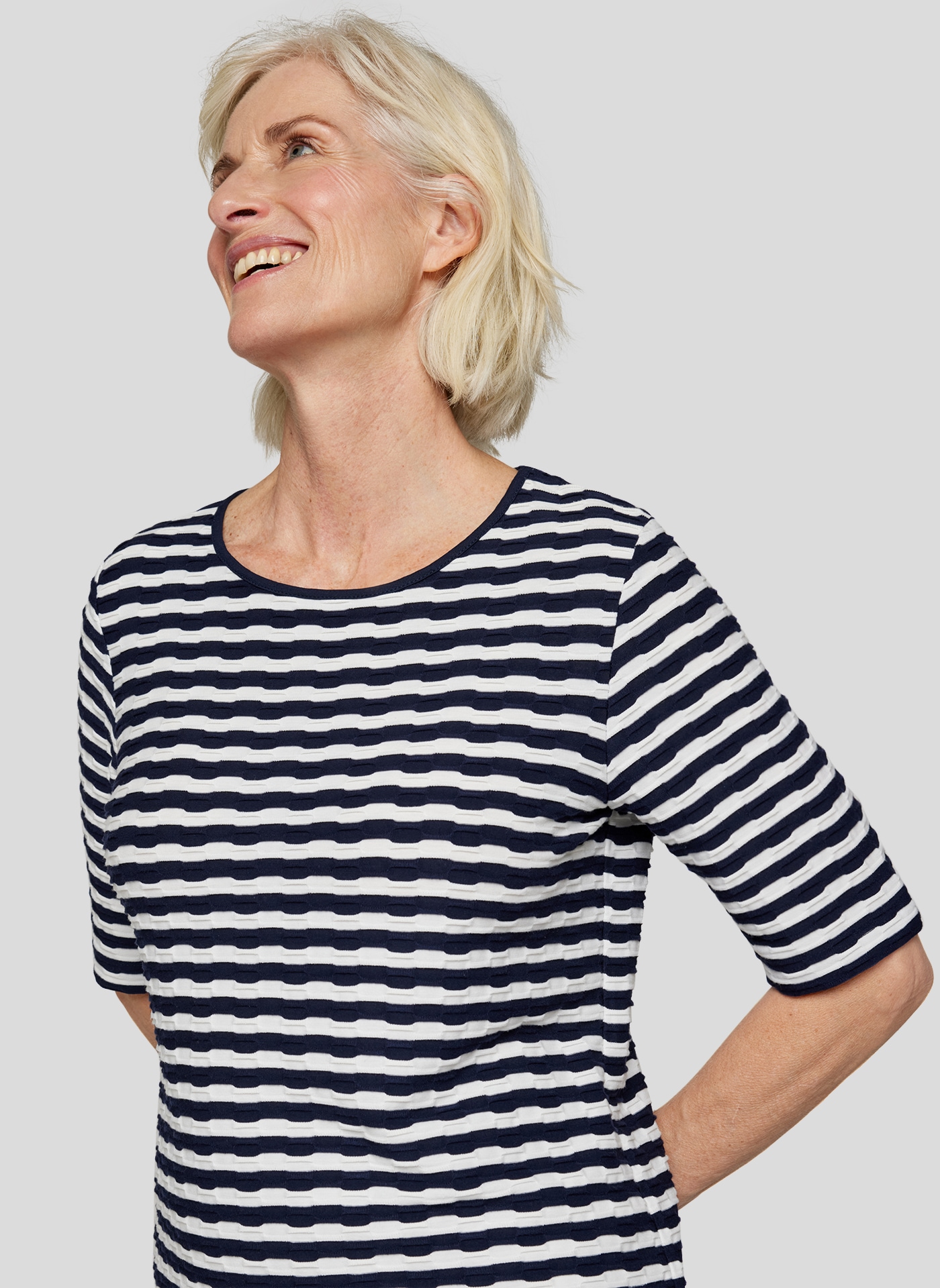 Rabe Rundhalsshirt, im Streifen-Look und in Struktur-Optik