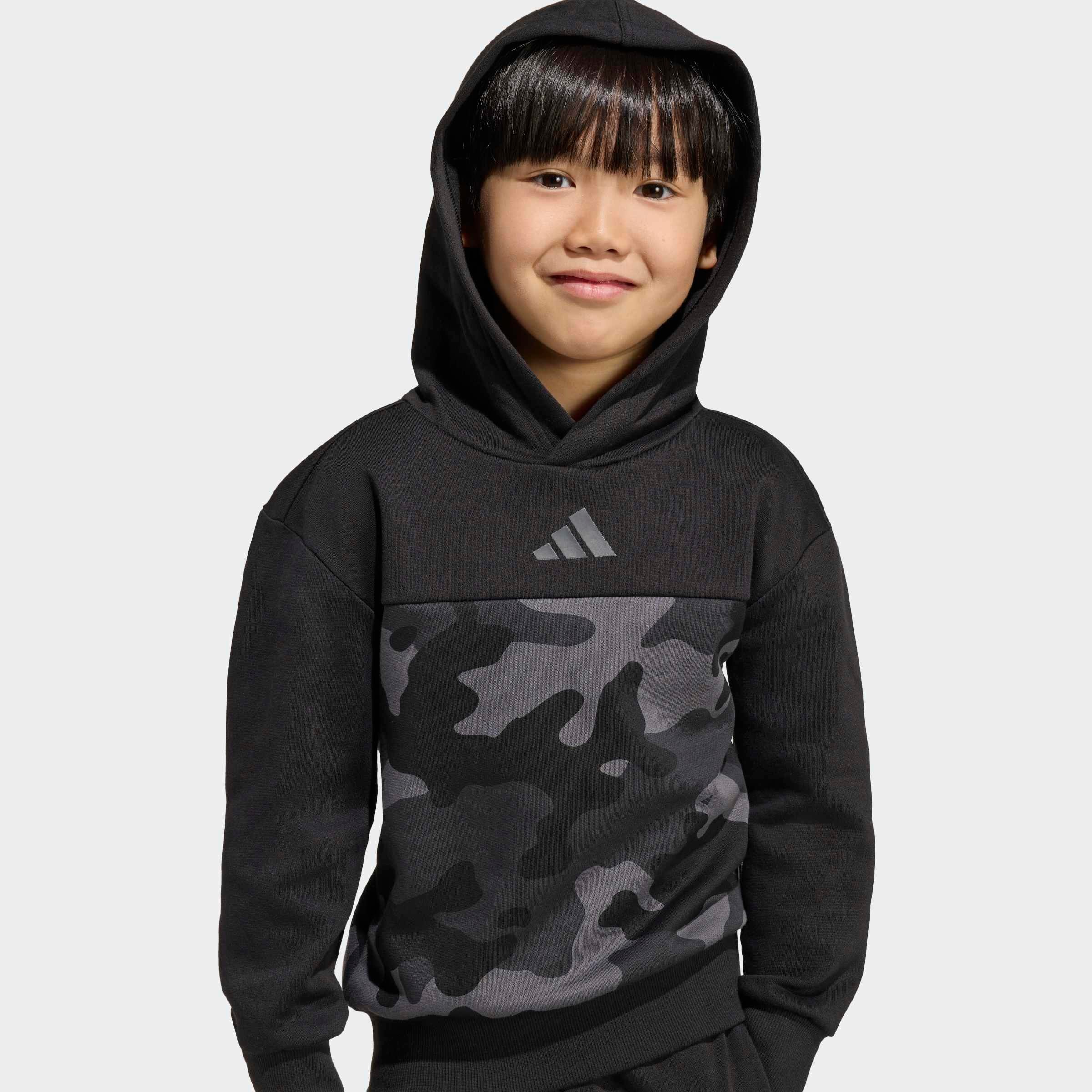 adidas Sportswear Trainingsanzug »SEASONAL ESSENTIALS CAMO FLEECE KLEINKINDER« 2 tlg.