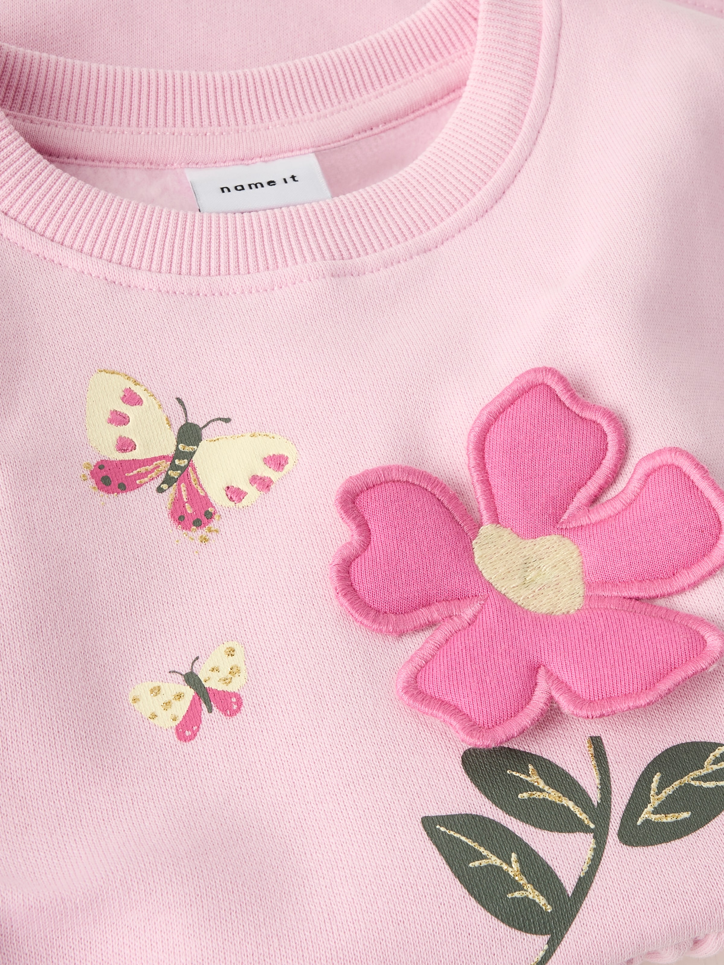 Name It Sweatkleid »NMFDRIVA LS SWEAT DRESS UNB« mit hochwertigem Frontmotiv in 3D-Optik