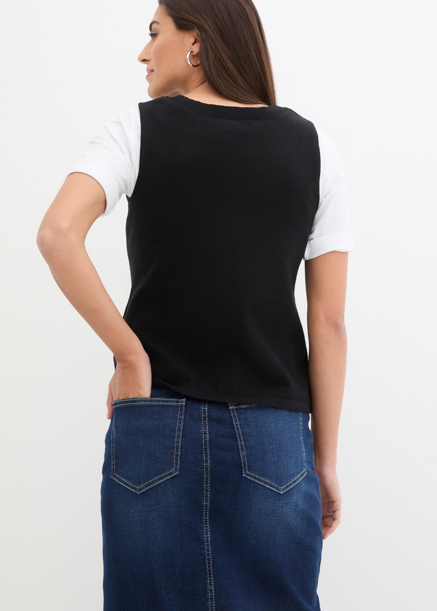 bonprix Strickweste »Feinstrick-Weste mit Knöpfen« aus Baumwollmischung, Slim fit Passform, mit Knopfleiste, unifarben