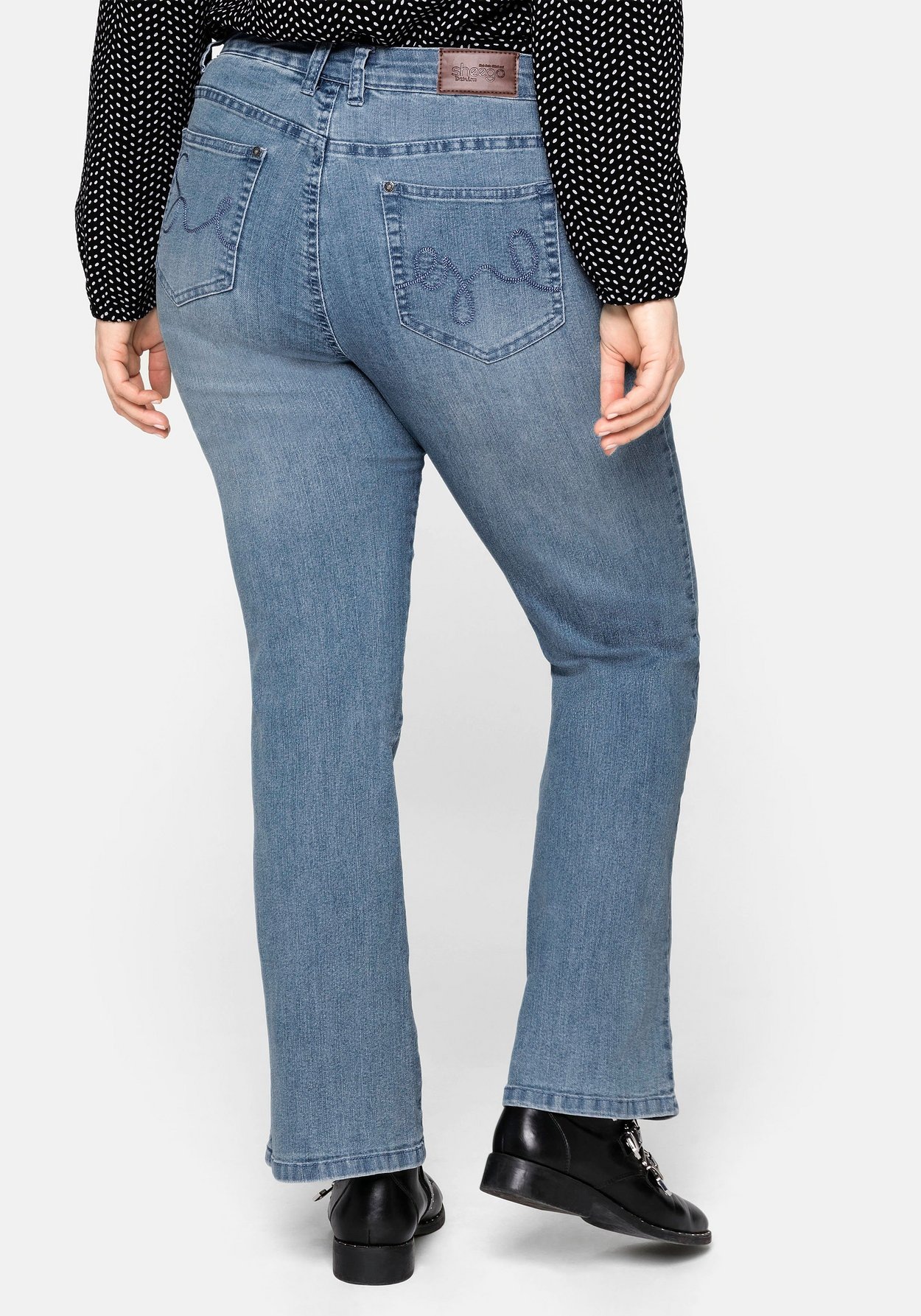 Sheego Bootcut-Jeans »Jeans in 5-Pocket-Form, mit Used-Effekten«