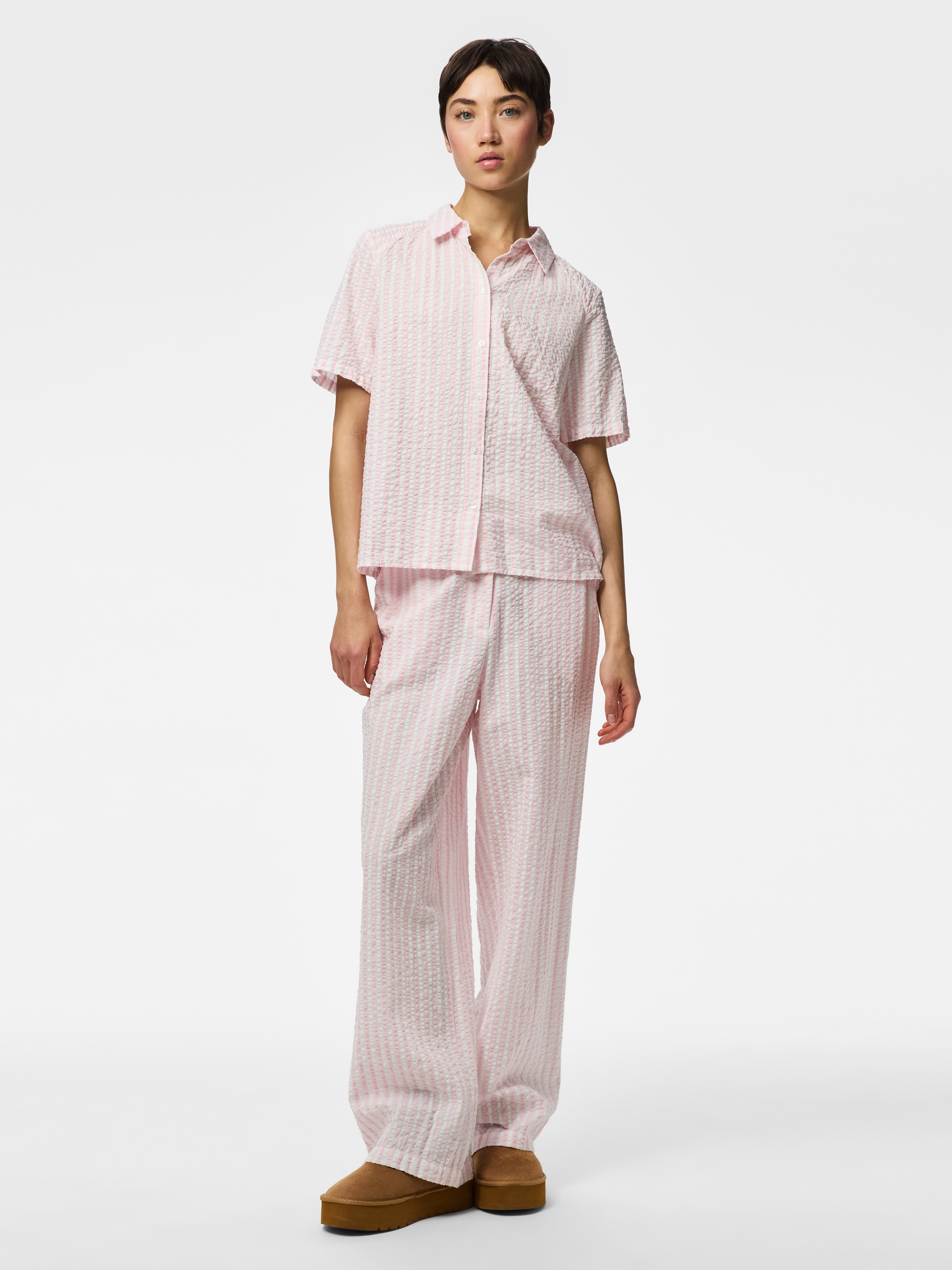 pieces Hemdbluse »PCSTINNA SS SHIRT WVN NOOS BC« mit Streifenmuster