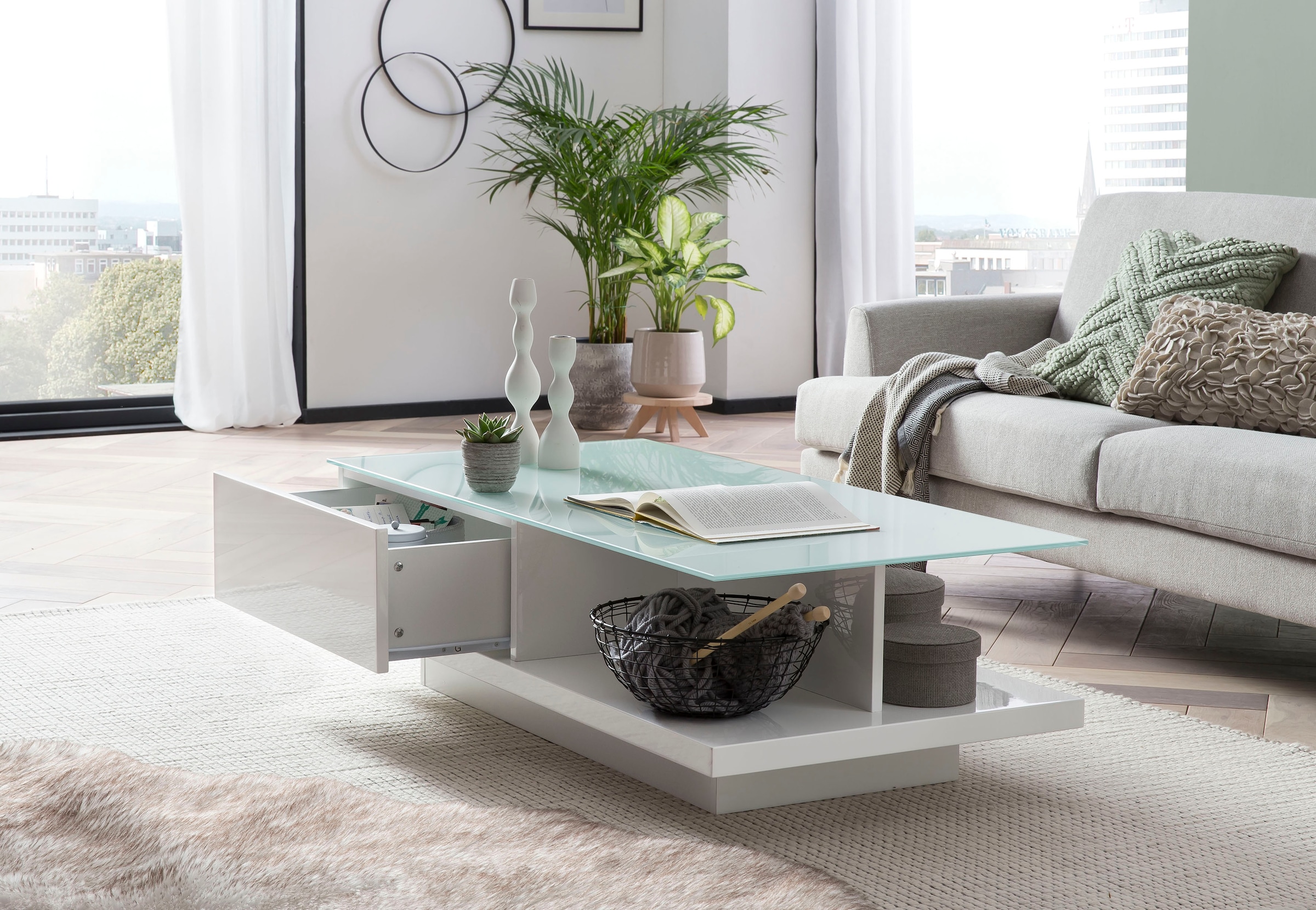 SalesFever Couchtisch, mit Tischplatte aus gehärtetem Kristallglas