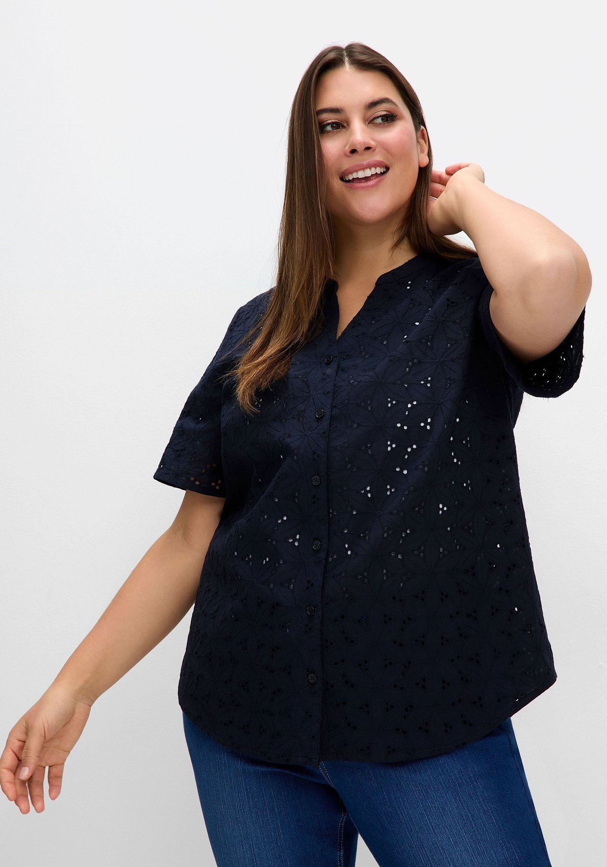 Sheego Kurzarmbluse »Bluse aus Lochspitze, mit Rundhalsausschnitt«