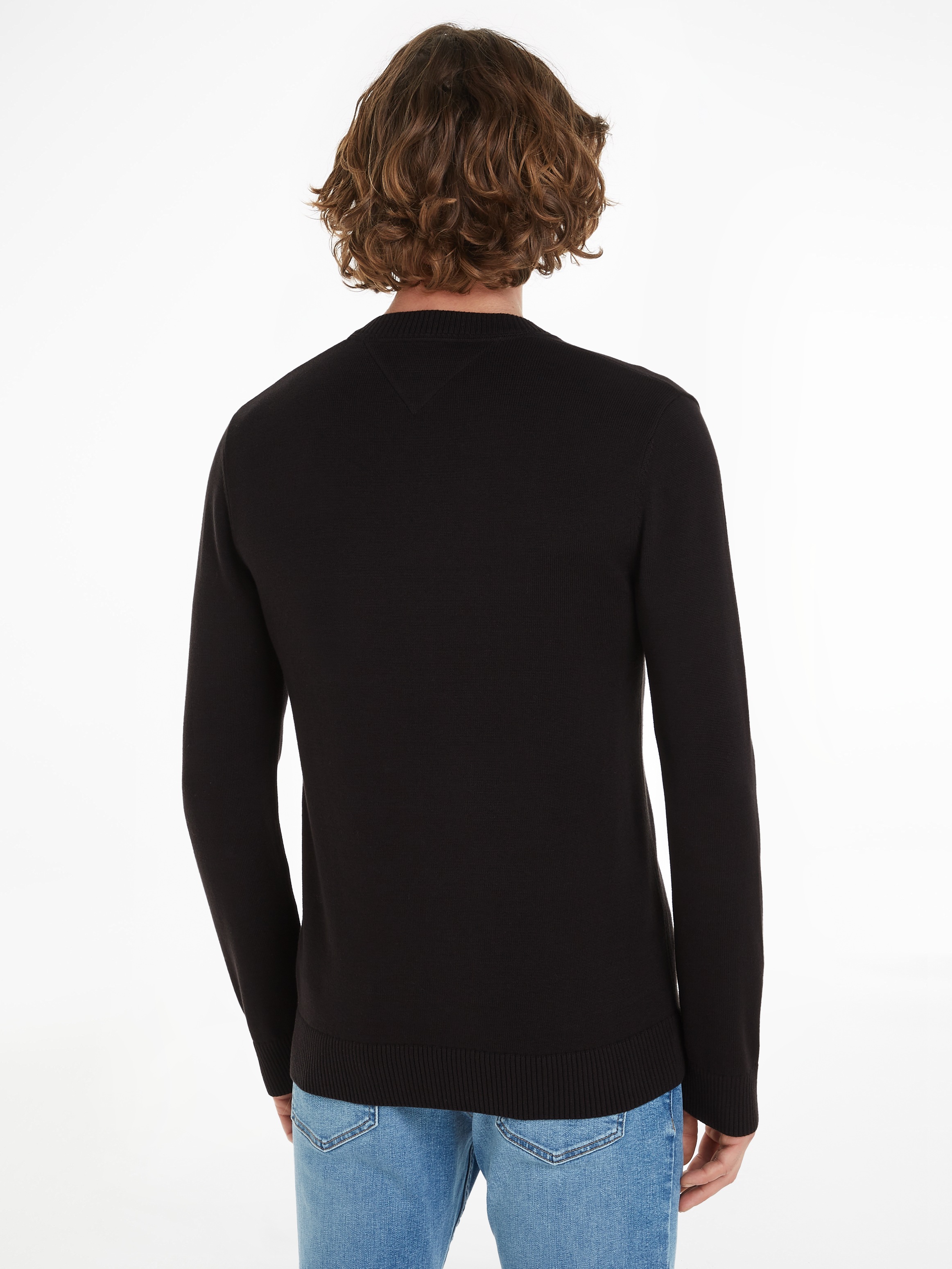Tommy Jeans Sweatshirt »TJM SLIM V NECK ESSNTL SWEATER«, mit Logostickerei