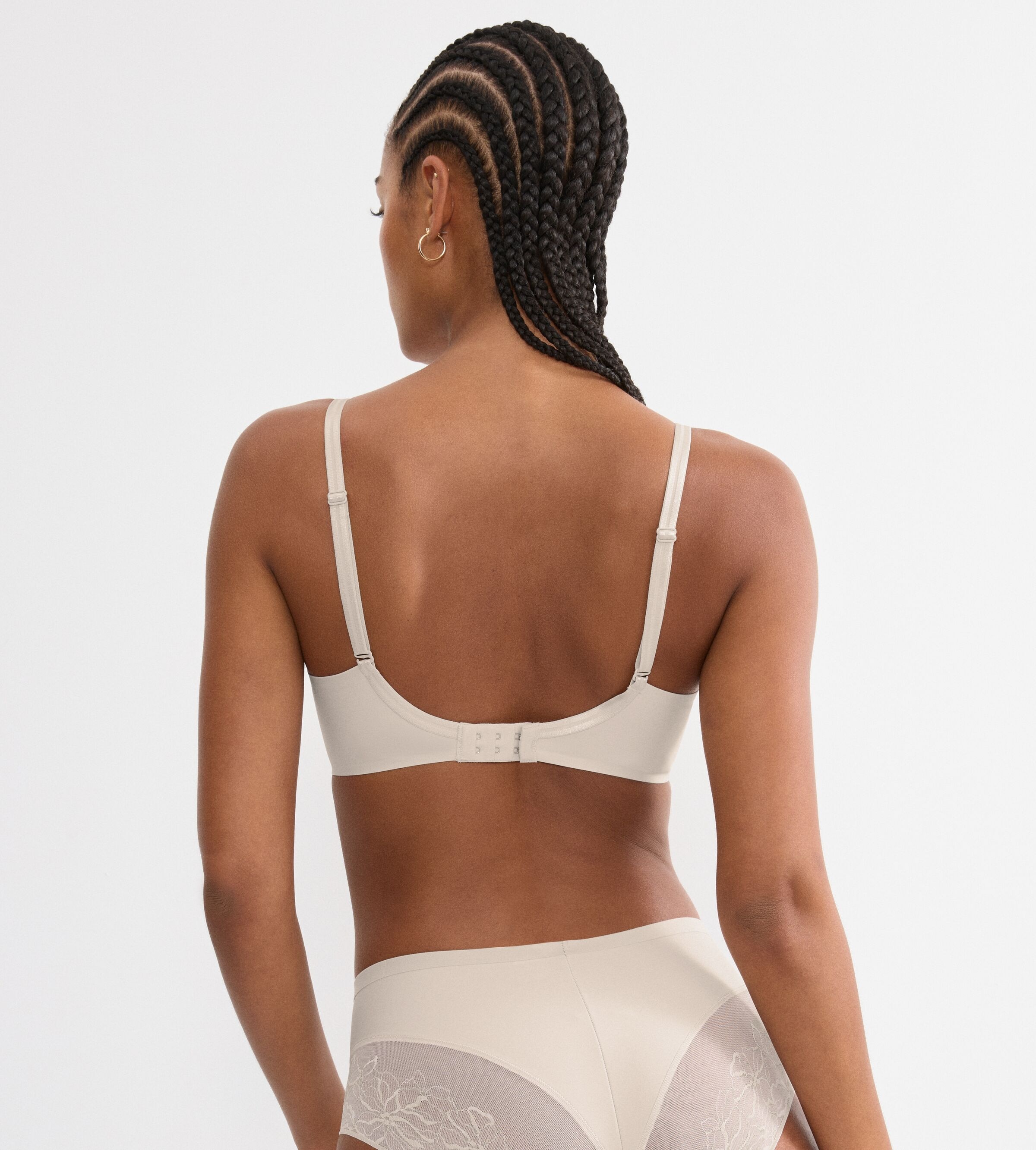Triumph »Comfort Contour W01« verkleinert die Brust optisch um eine Cup-Größe