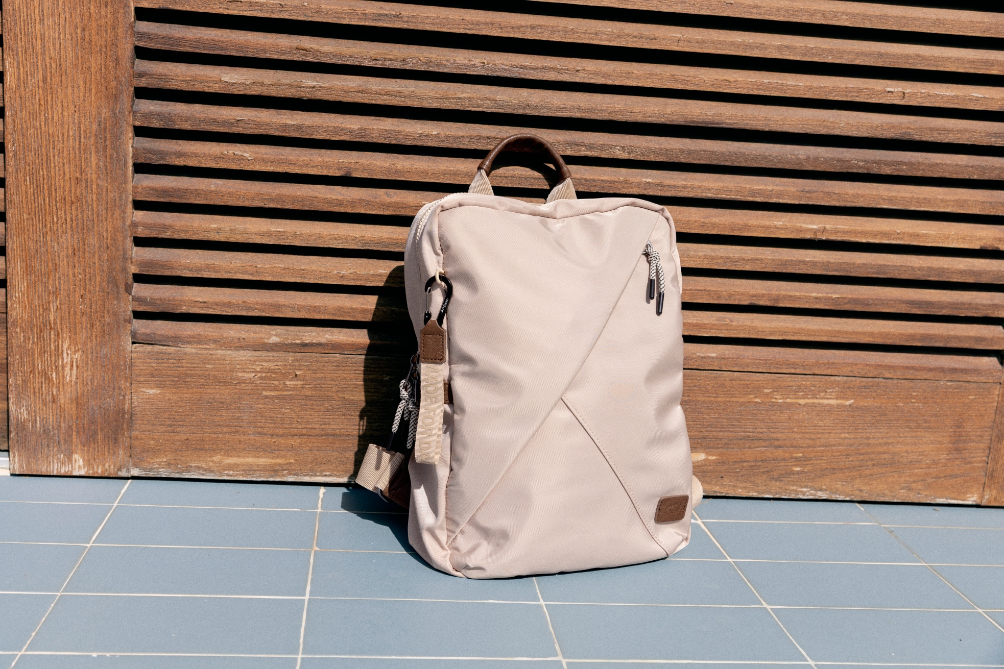 camel active Shopper »Aurum« aus recyceltem Polyester in Nylonstruktur, leicht & mit feinen Details