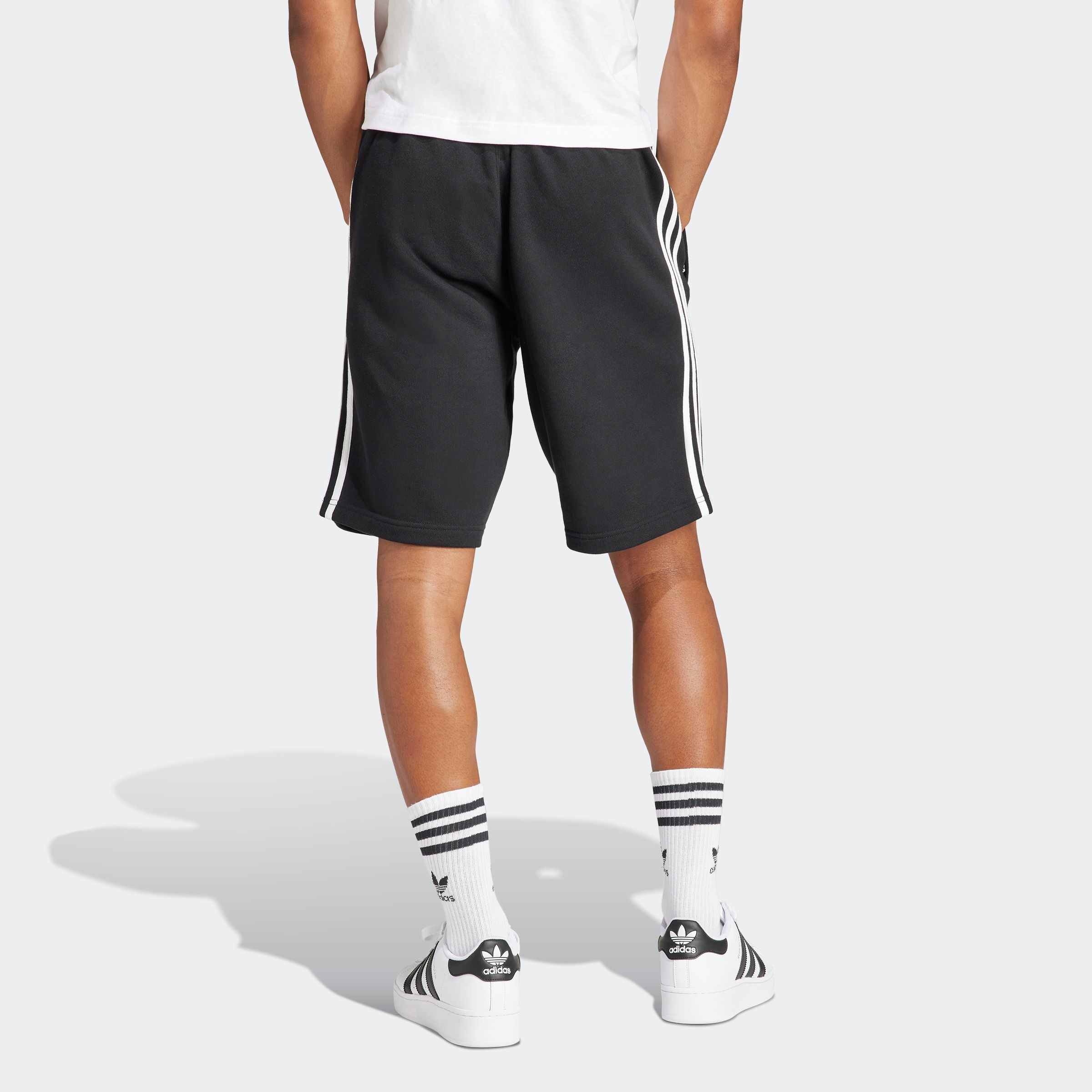 adidas Originals Shorts »3-STRIPE SHORT«  Drei Streifen Sweat Shorts aus weichem French-Terry Material