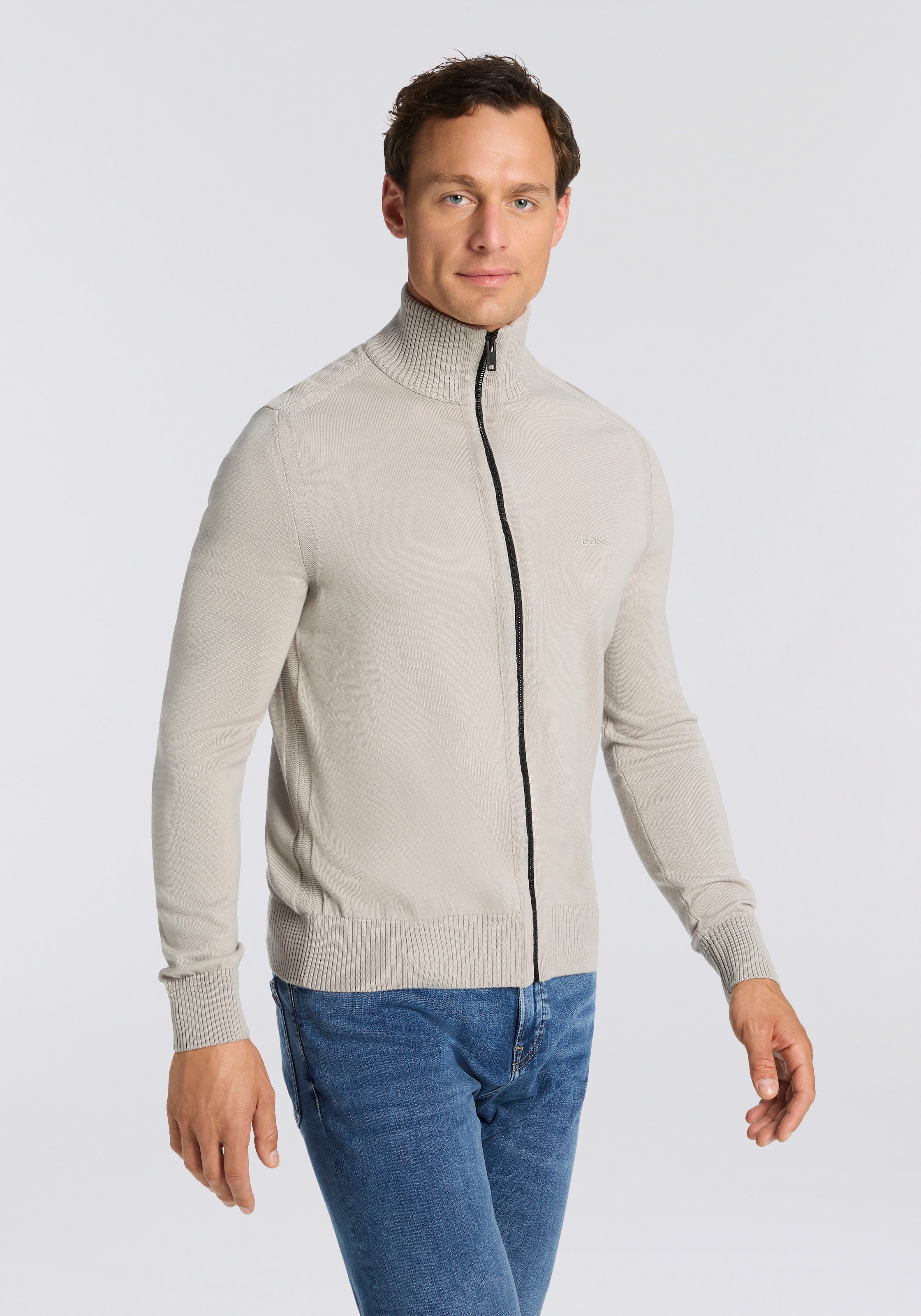 BOSS ORANGE Strickjacke "Avac" mit Logostickerei auf der Brust, mit Schurwolle