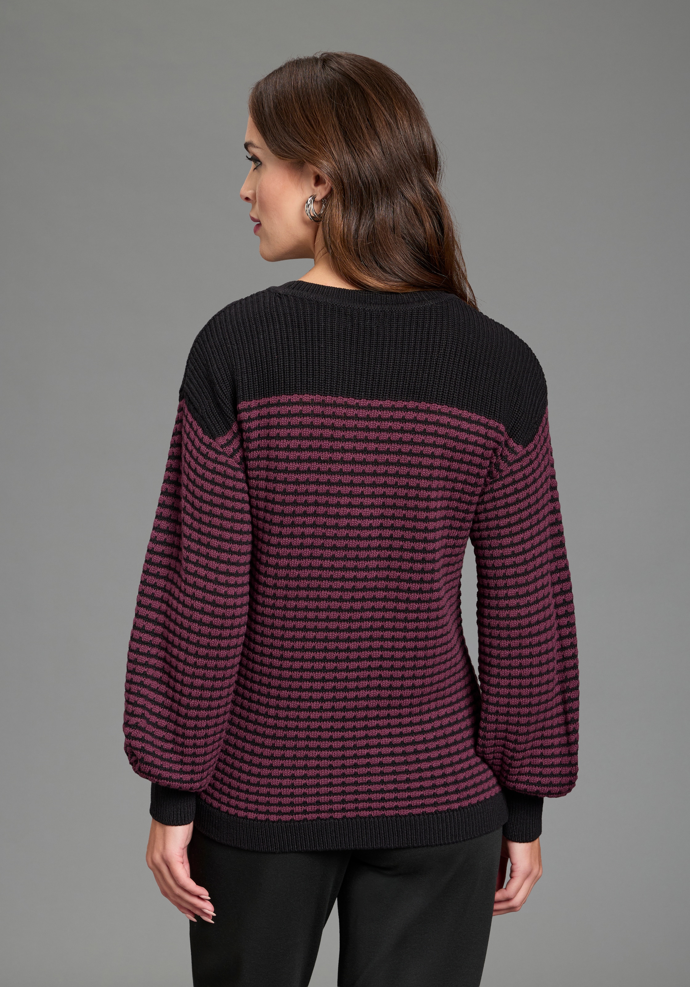 Bruno Banani Strickpullover lässig geschnittene Passform, hüftlange Form, mit Langarm und Bündchen