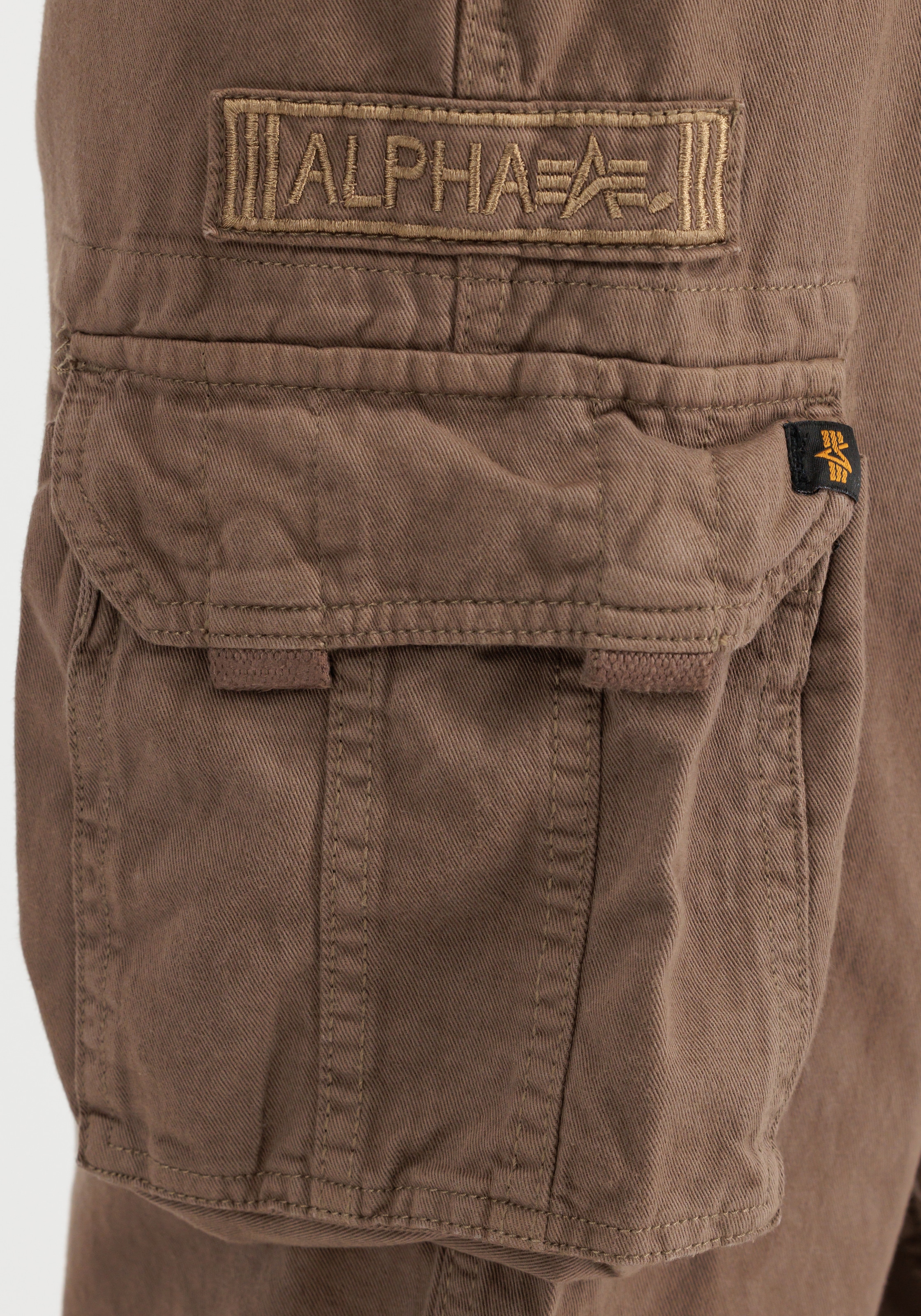 Alpha Industries Cargohose »Jet Pant«  mit seitlichen Cargotaschen und Kordelzug am Beinabschluss