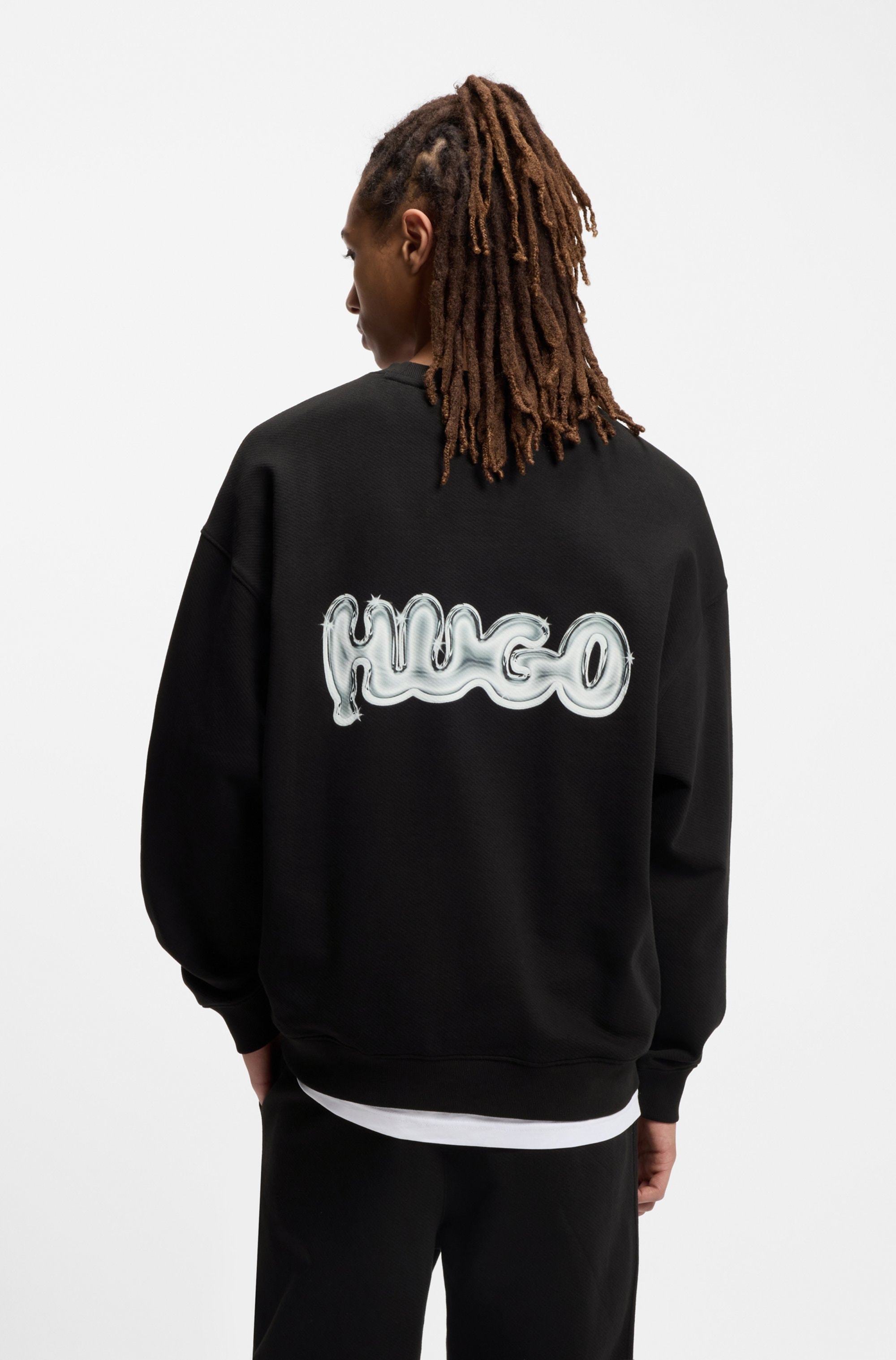 HUGO Blue Sweatshirt »Nyrocrew« Rückenaufdruck in Chrom-Optik, Rundhalsausschnitt, Loose fit