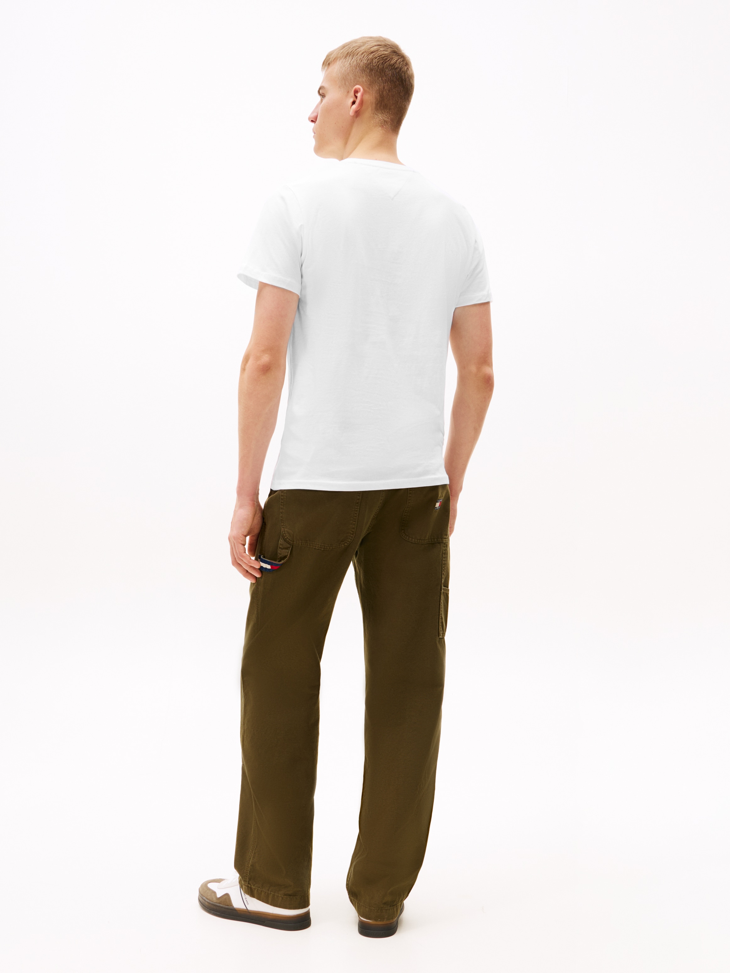 Tommy Jeans T-Shirt »TJM SLIM ESSENTIAL FLAG TEE EXT«, Mit Rundhalsausschnitt