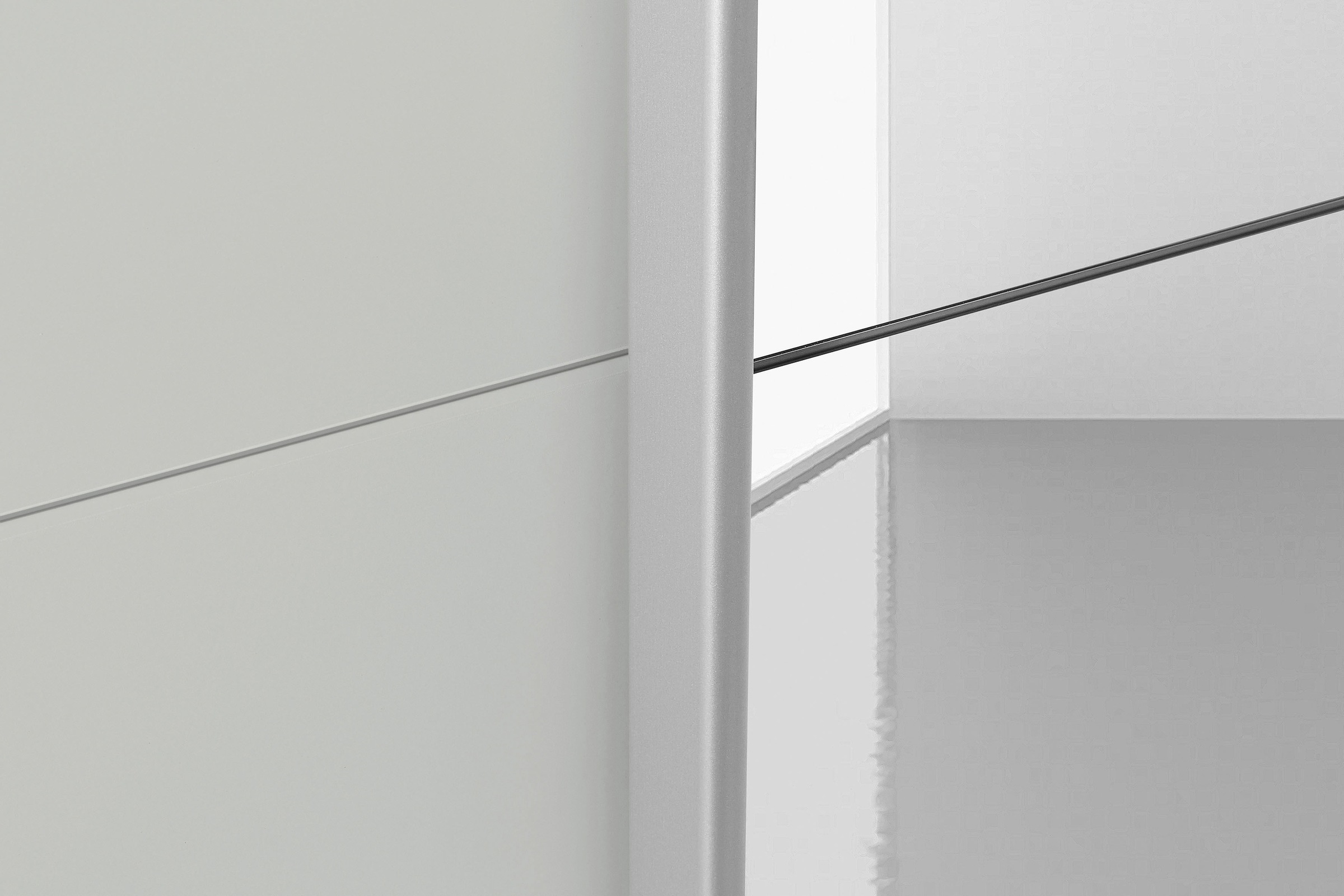 rauch Schwebetürenschrank »Kleiderschrank Schrank Garderobe Wäscheschrank TOMA mit Passepartout«, inkl. Regaleinsatz sowie zusätzlichen Einlegeböden MADE IN GERMANY