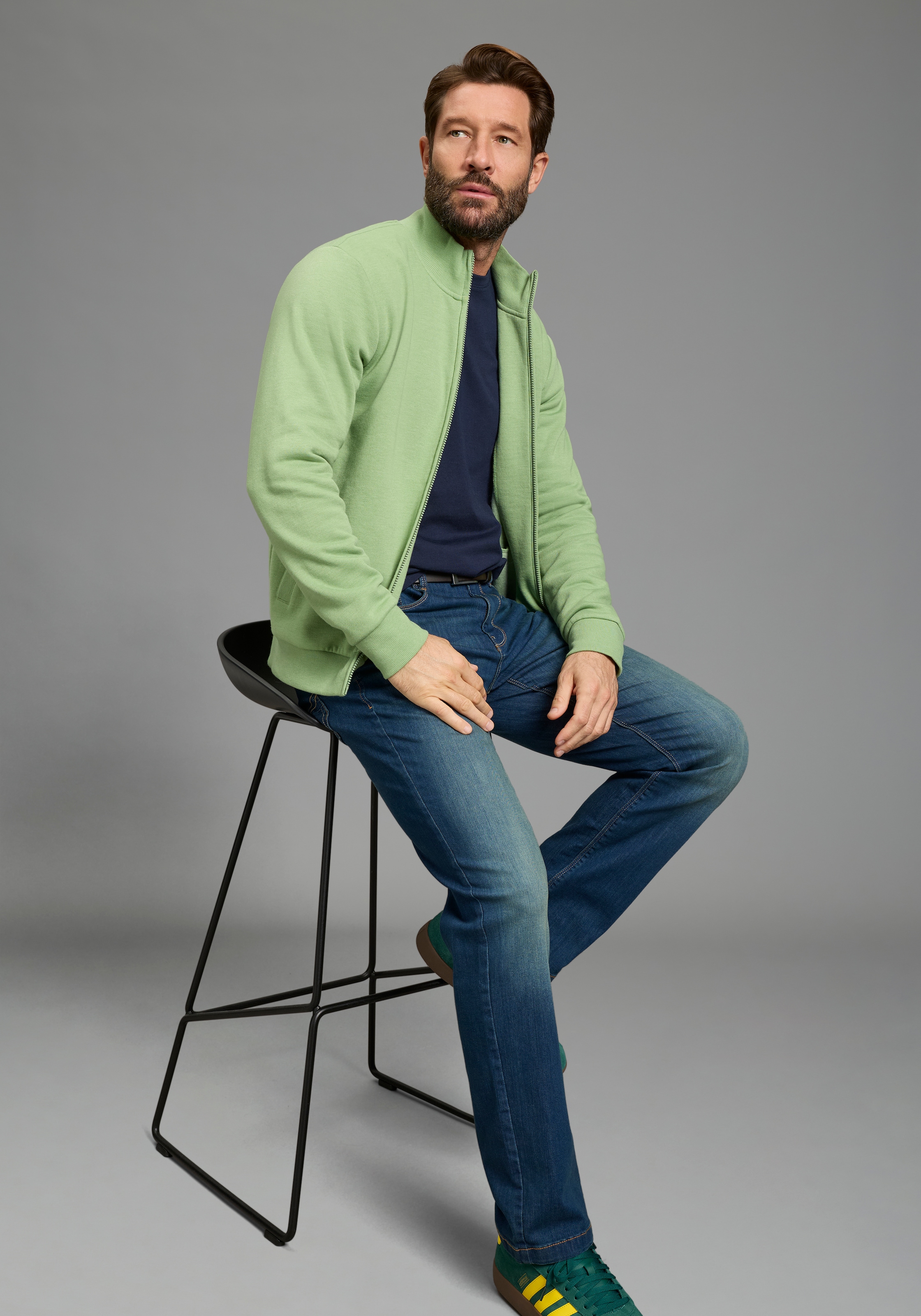 Man's World Sweatjacke Stehkragen und dezentem Logodruck