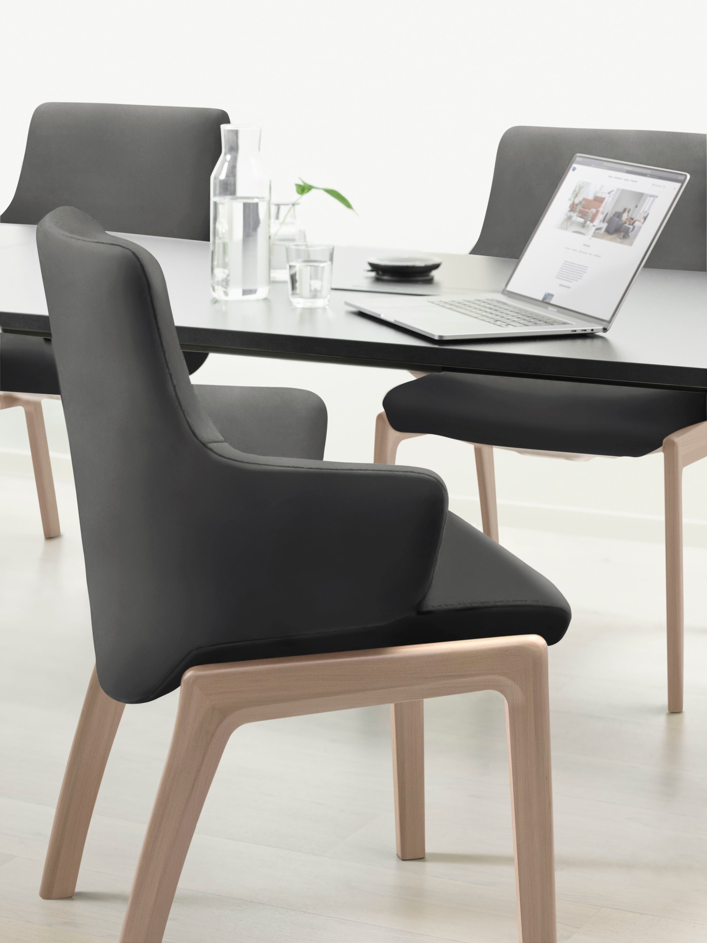 Stressless® Polsterstuhl »Laurel«, Leder PALOMA, Low Back mit Armlehne, Größe L, mit abgerundeten Beinen in Eiche natur