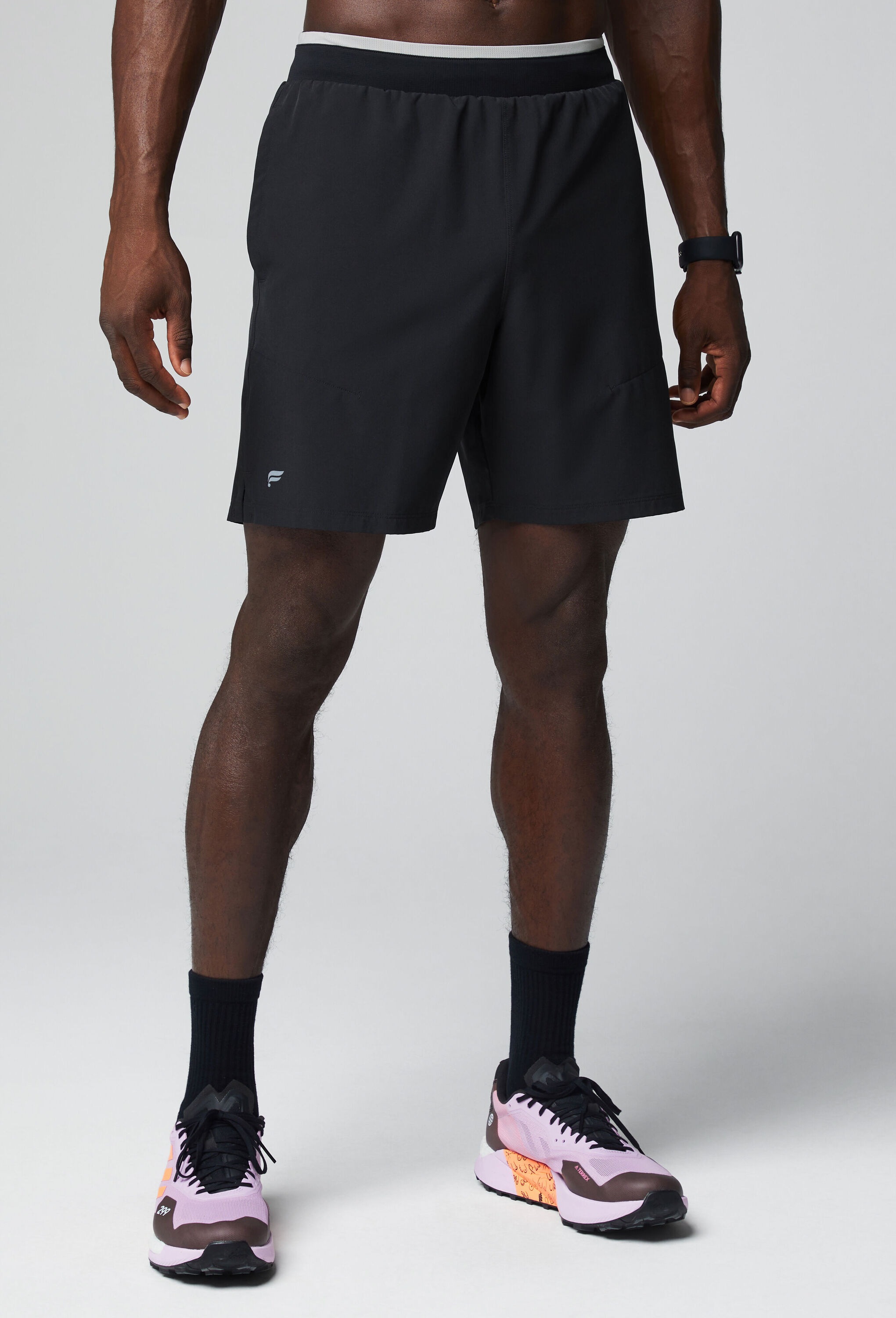 Fabletics Outdoorhose »Fabletics Shorts The Fundamental Short 18cm«  mit Reißverschlusstaschen