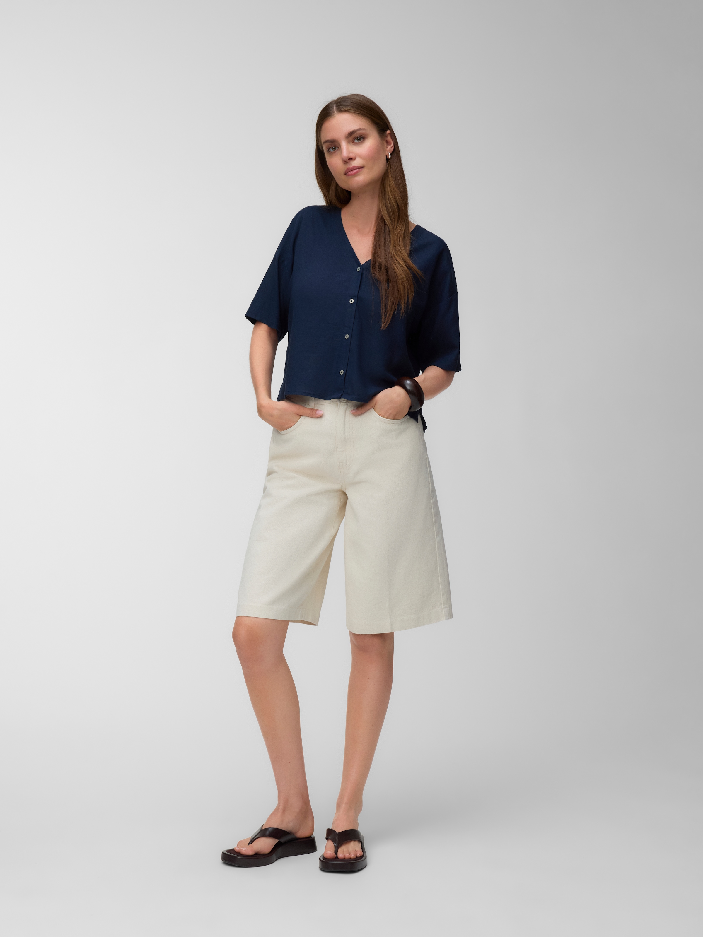 Vero Moda Kurzarmbluse »VMROSIE 2/4 V-NECK SHIRT NOOS« Viskosemischung. mit Leinen, Kurzarm