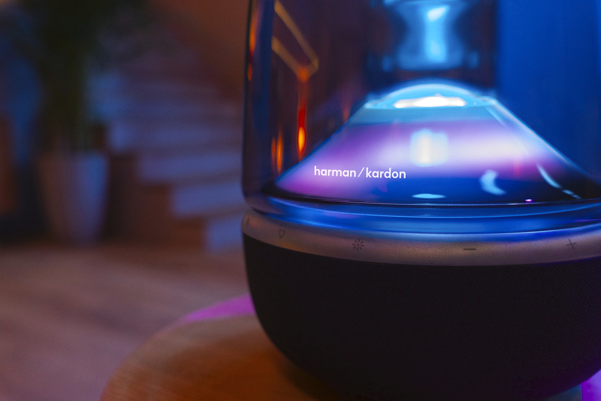 Harman/Kardon Wireless Lautsprecher »Aura Studio 5 Wi-Fi Edition« (Bluetooth | WLAN Beleuchtungseffekte 50 W) WLAN Lautsprecher für zu Hause mit faszinierender Beleuchtung