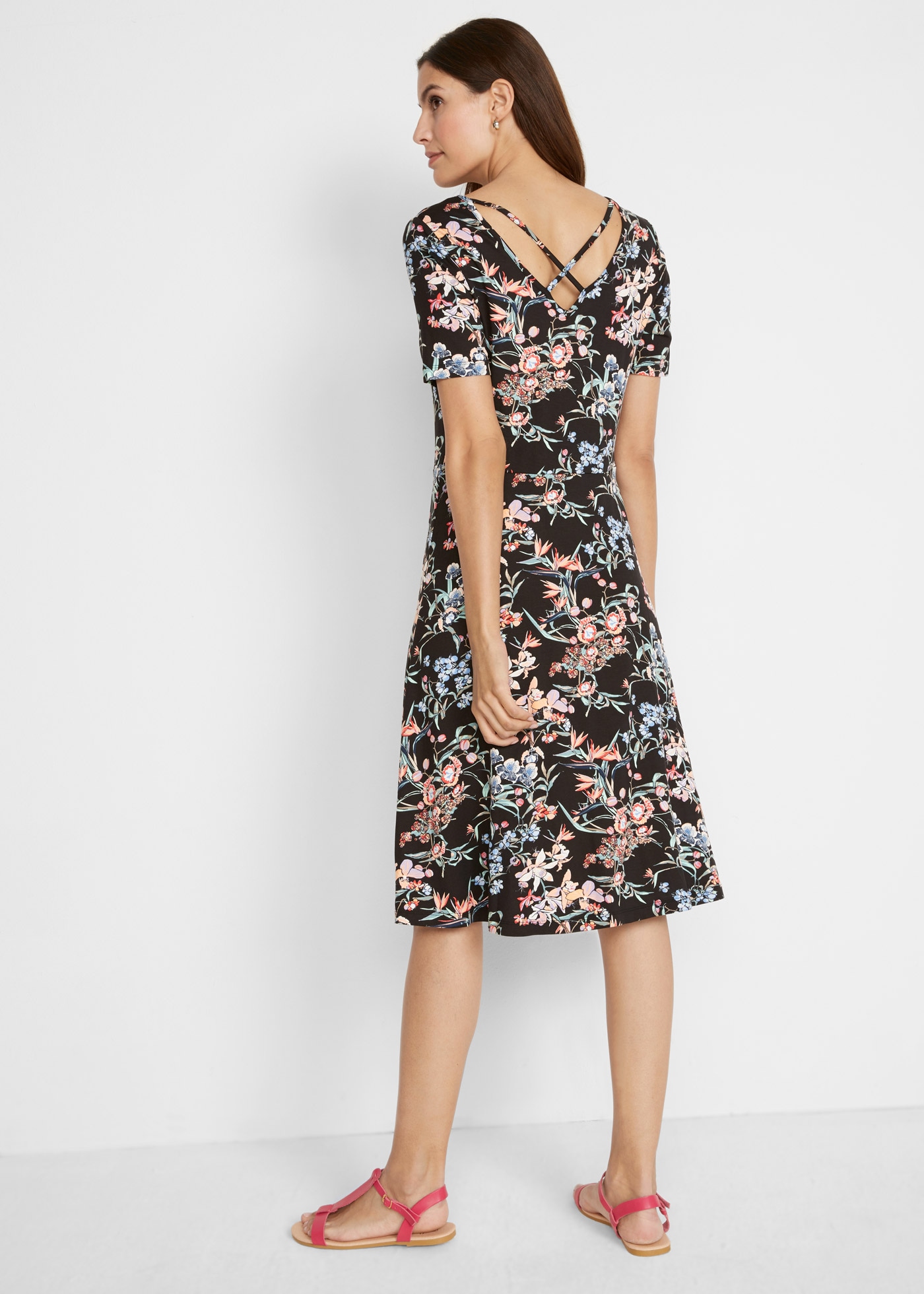 bonprix Jerseykleid für warme Tage, aus Viskose mit Elasthan, A-Linien-Schnitt