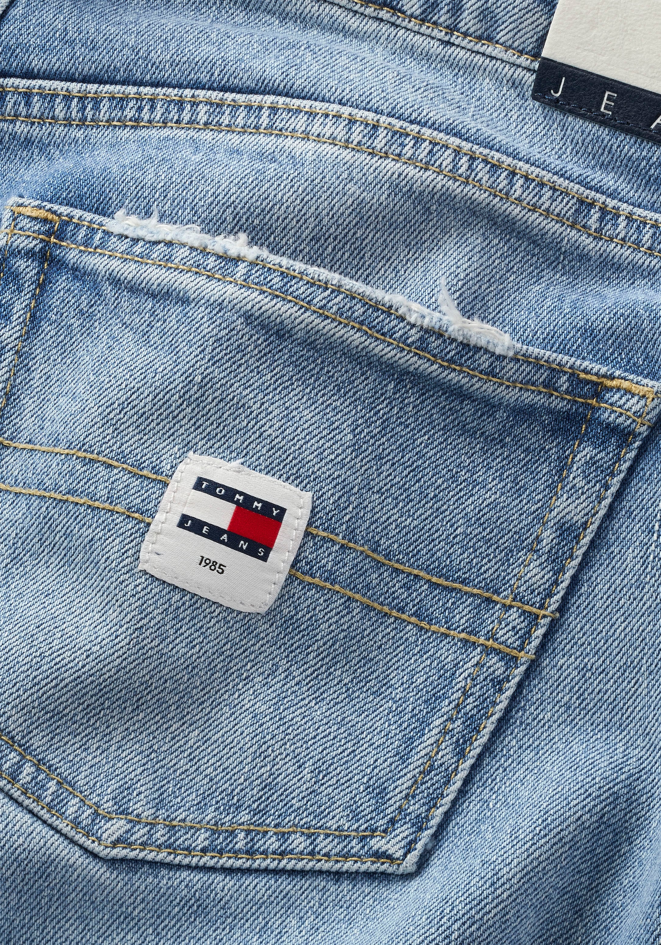 STR Tommy Jeans Flag bei »SOPHIE LW & Straight-Jeans Tommy BH4116«, ♕ Jeans Logo-Badge mit
