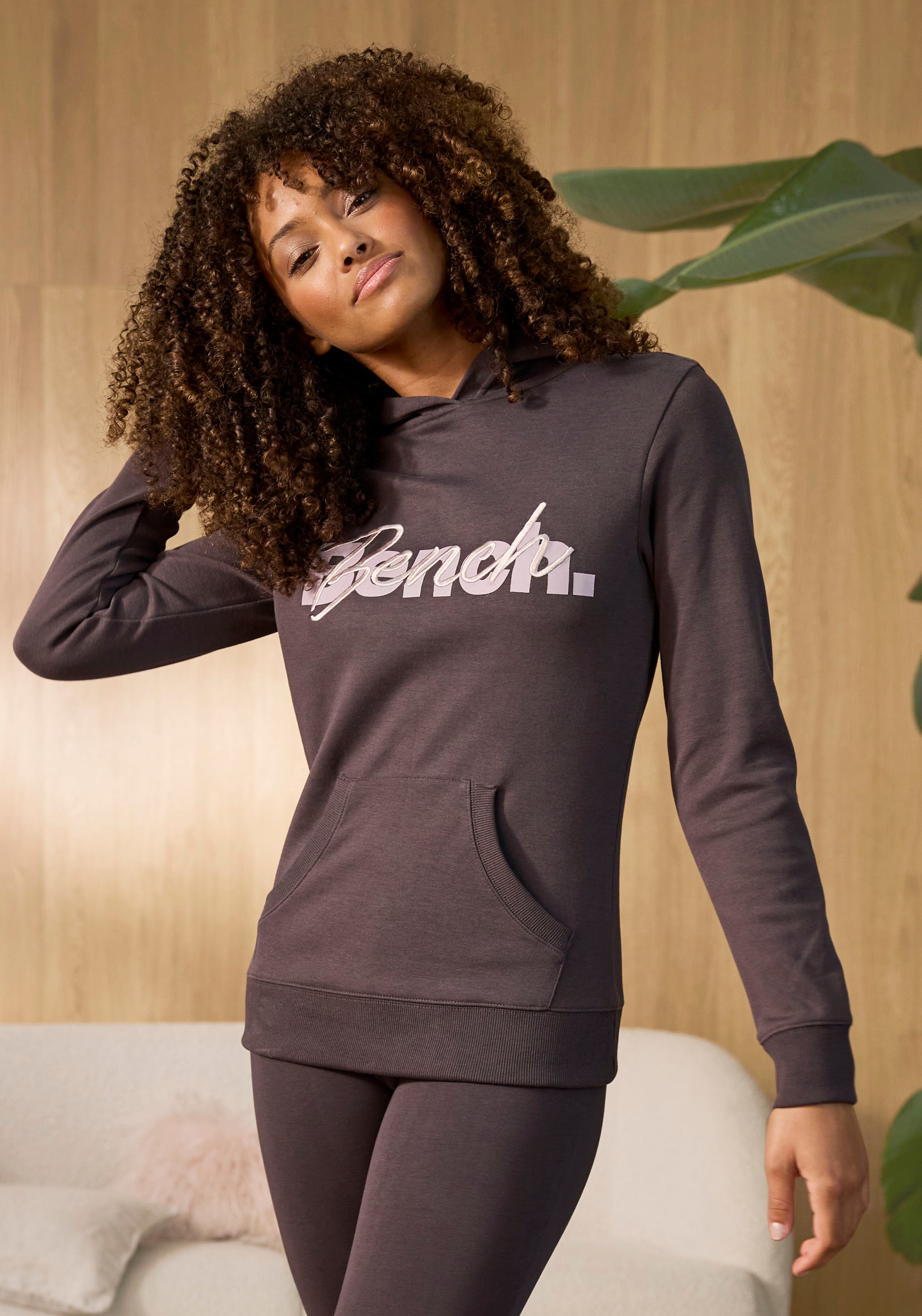 Bench. Loungewear Kapuzensweatshirt, mit Kängurutasche, Loungeanzug, bei ♕ Hoodie