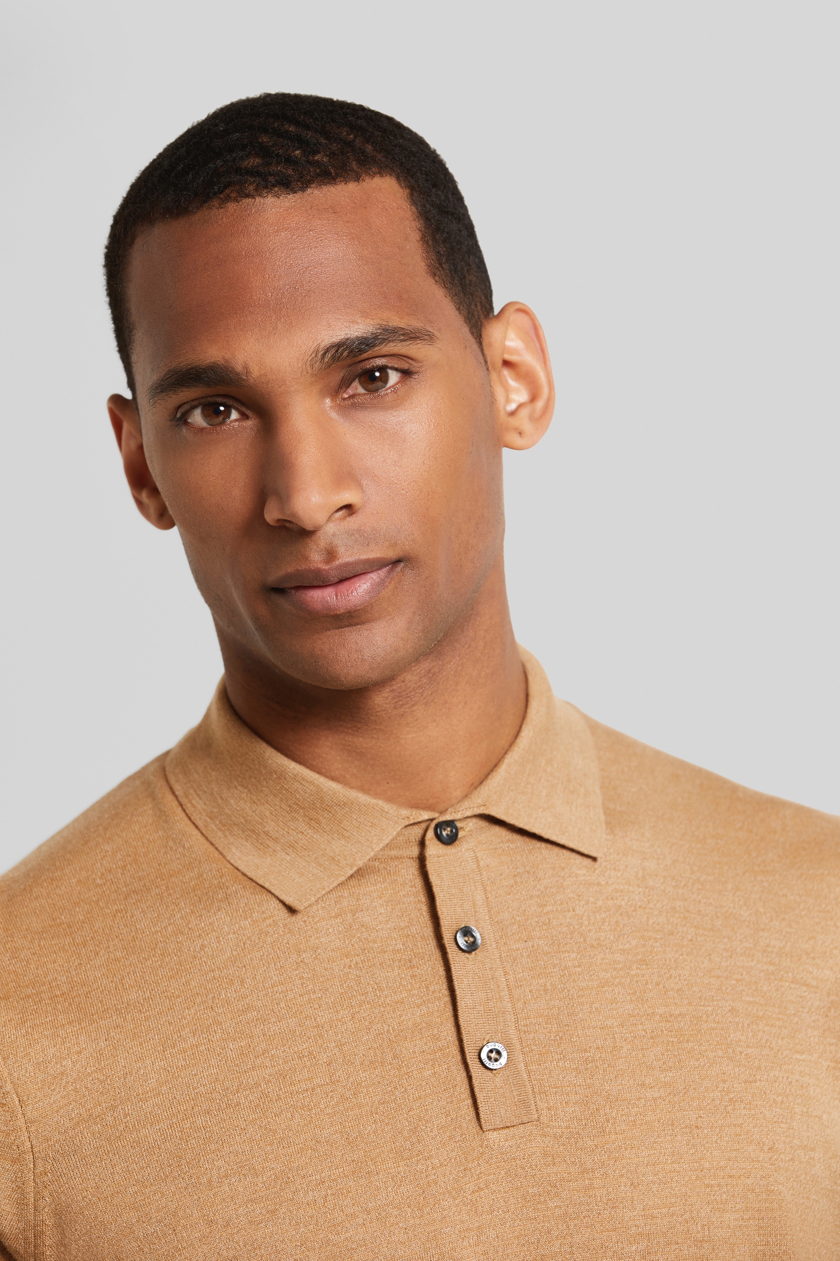 bugatti Poloshirt in klassischer Form