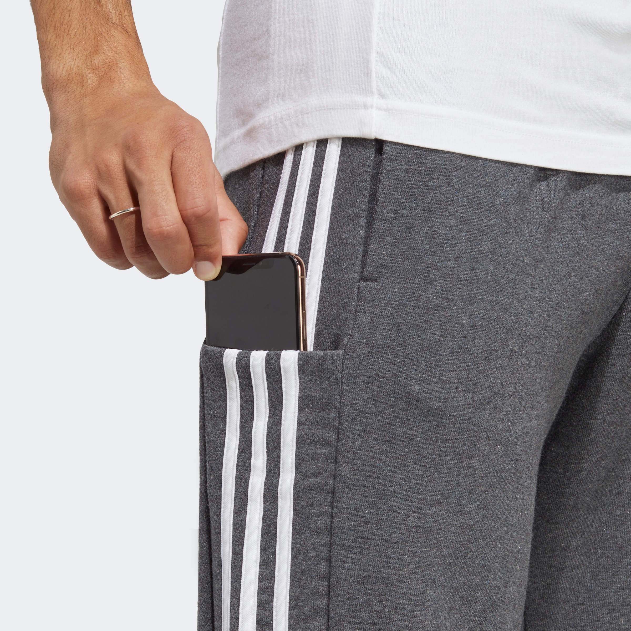 adidas Sportswear Sporthose »ESSENTIALS FRENCH TERRY TAPERED CUFF 3STREIFEN HOSE«, (1 tlg.), weiche Jogginghose