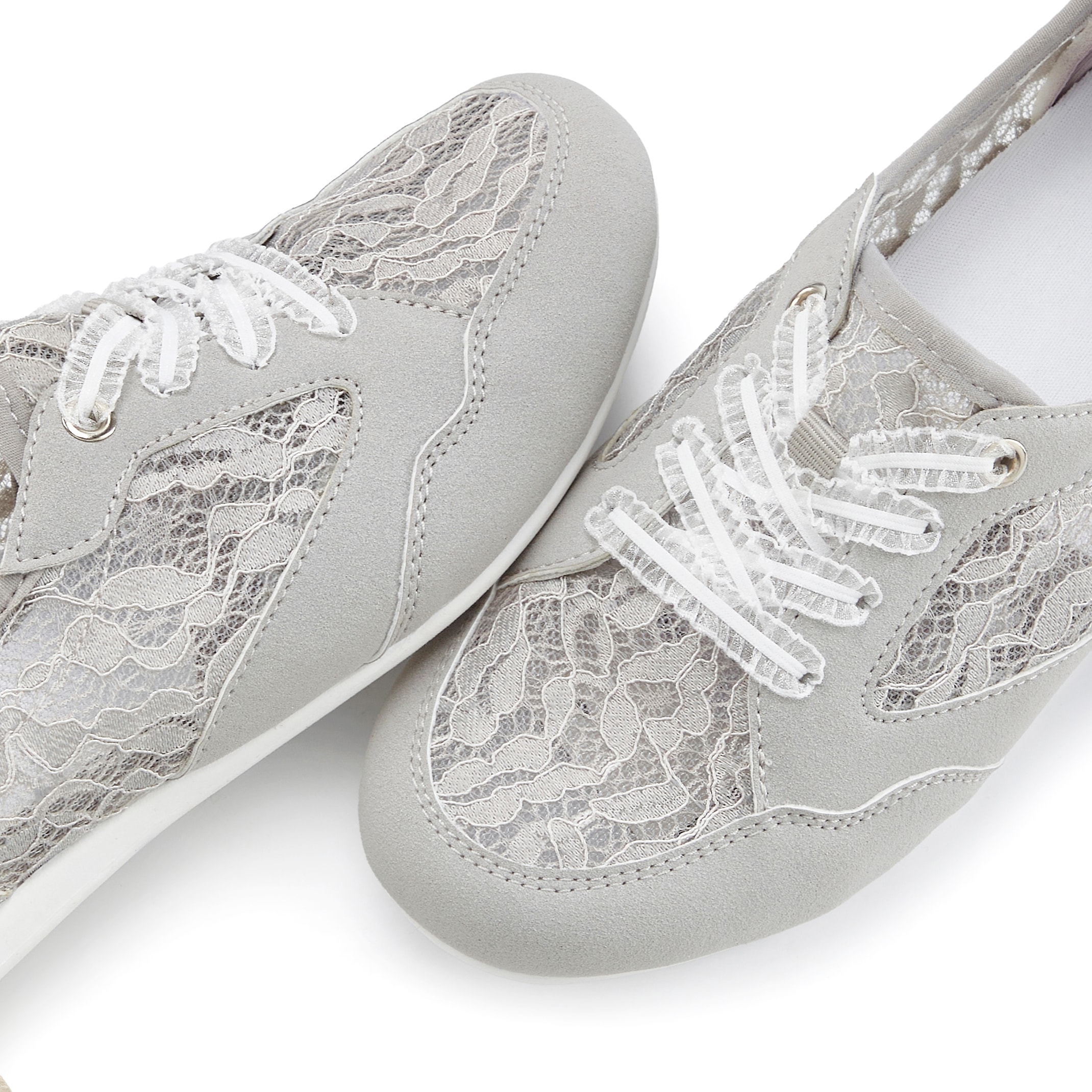 Vivance Sneaker »Freizeitschuh, Halbschuh, Ballerina, Slip-On-Sneaker,«  NEU mit eleganten Spitzeneinsätzen VEGAN