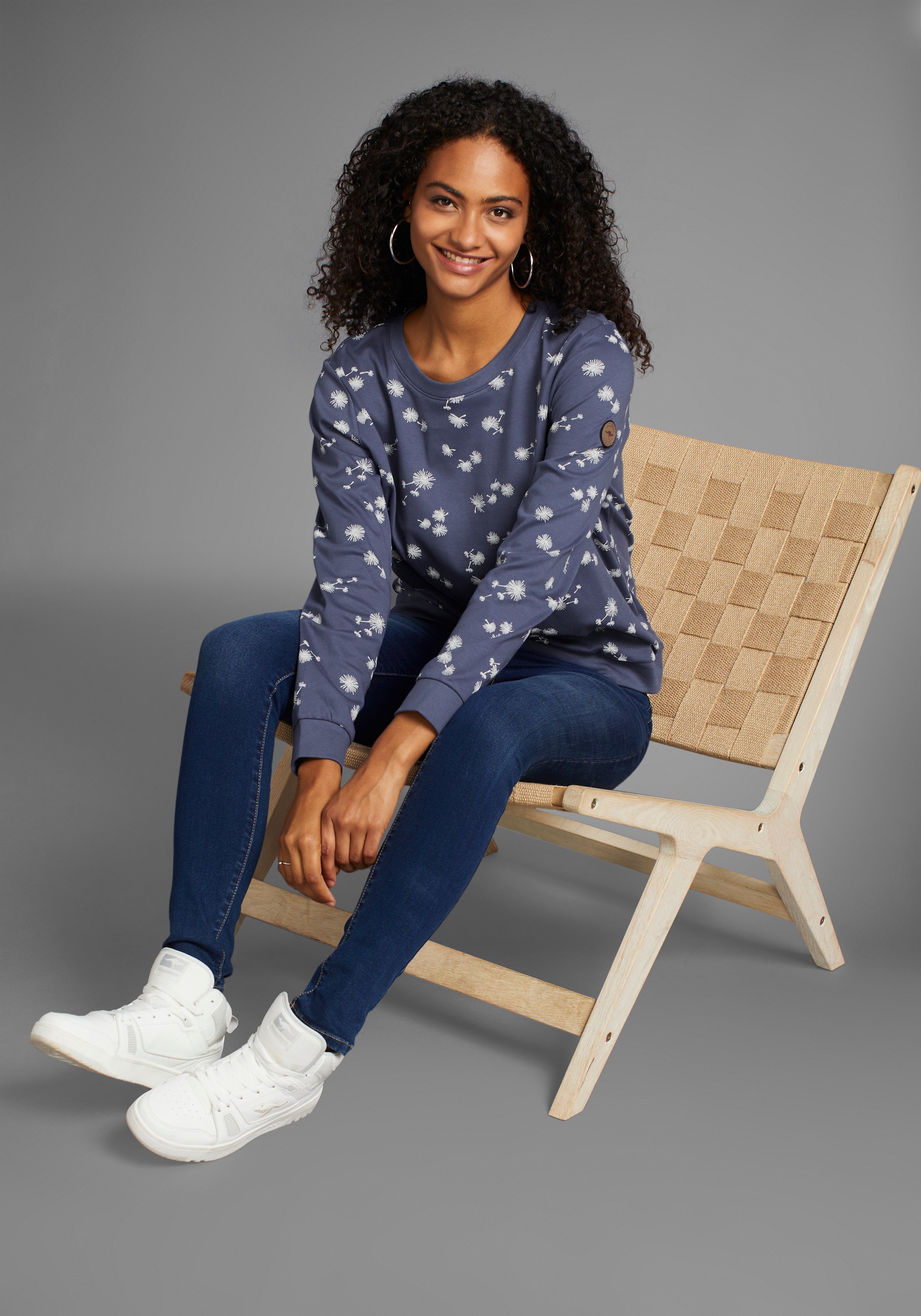 KangaROOS Sweatshirt, mit Pusteblumen Allover-Print