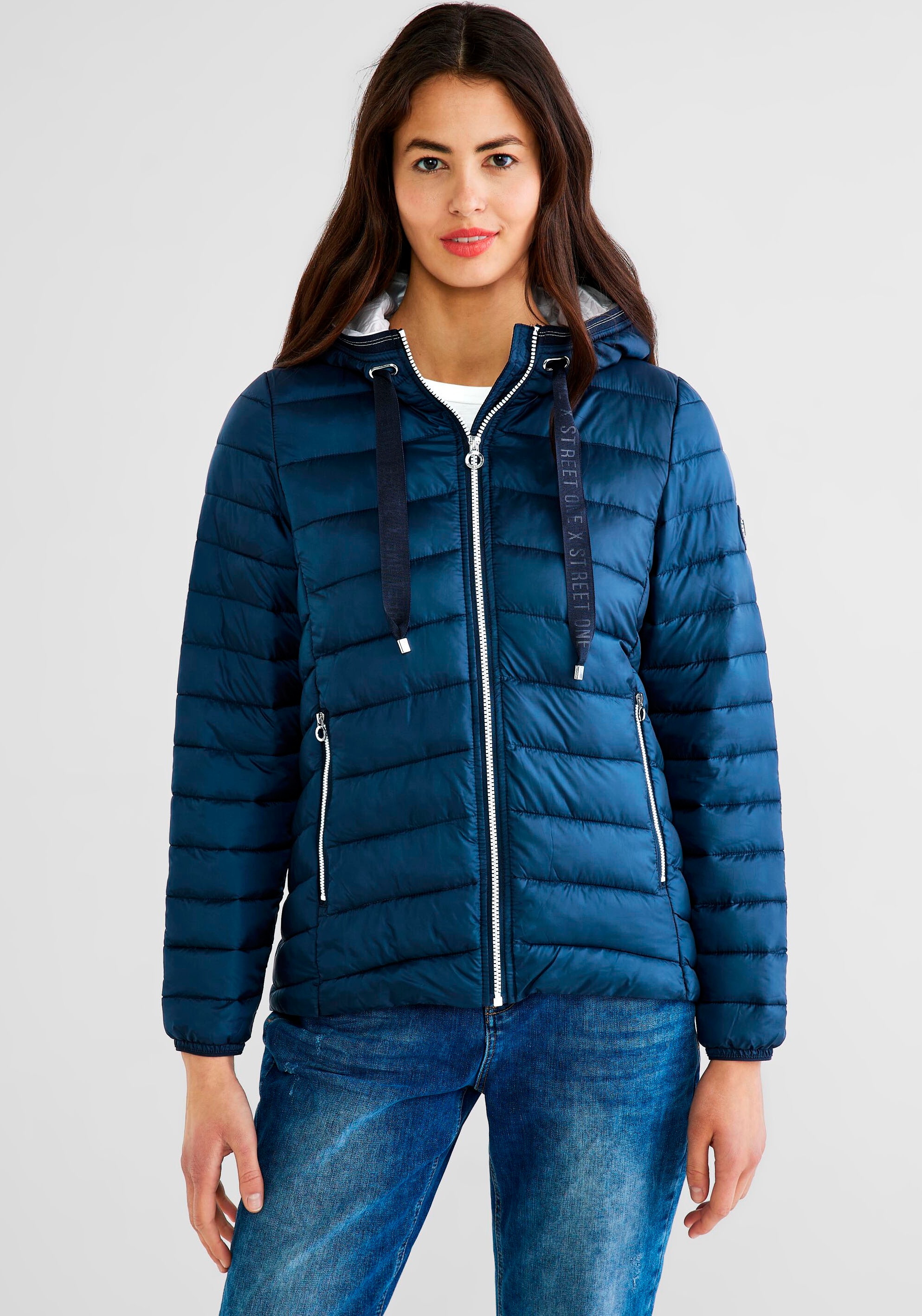 STREET ONE Steppjacke, mit Kapuze, in schlichtem Design kaufen