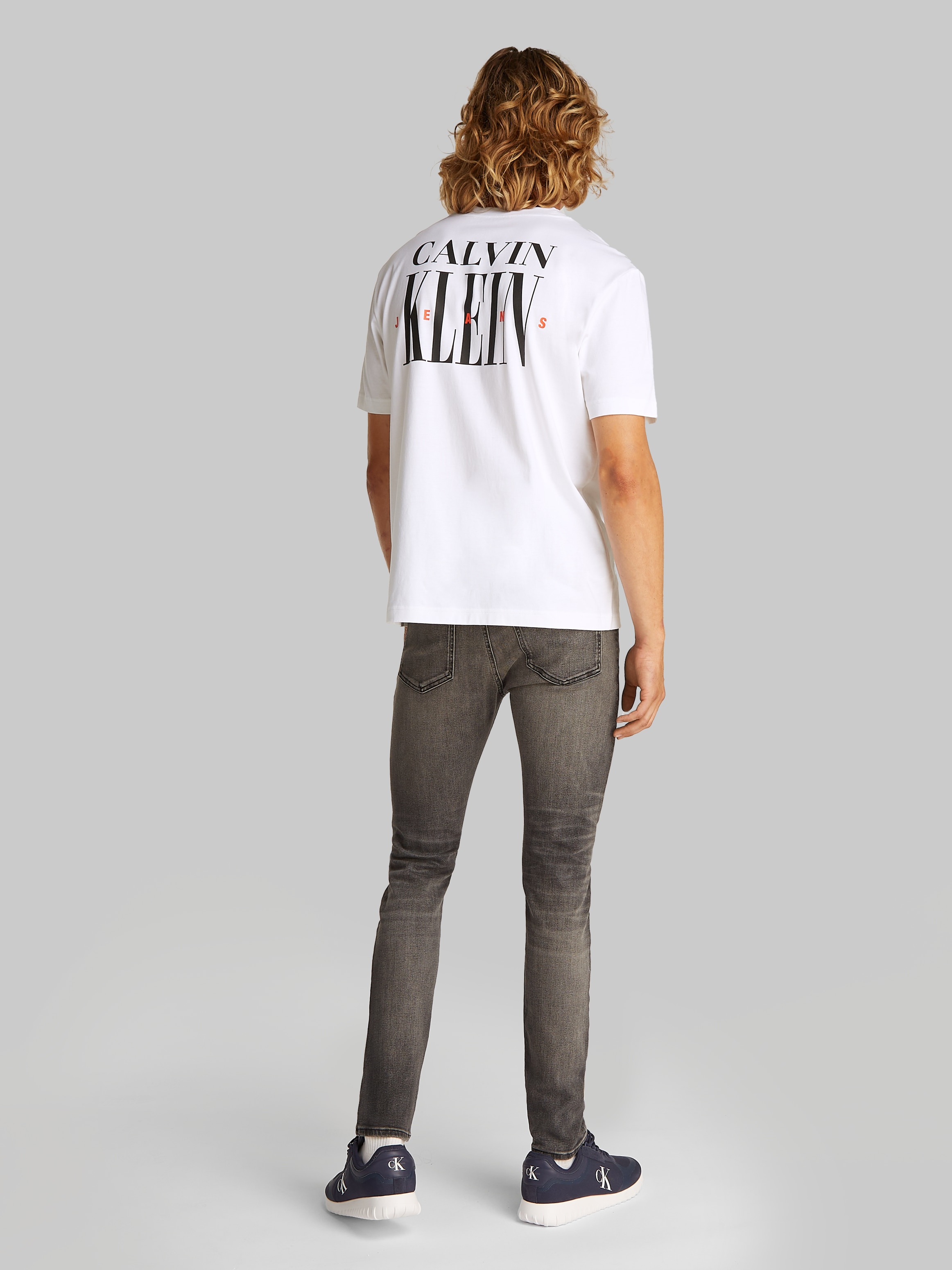 Calvin Klein Jeans T-Shirt »SERIF FONT GRAPHIC TEE«, mit großem Logo am Rücken