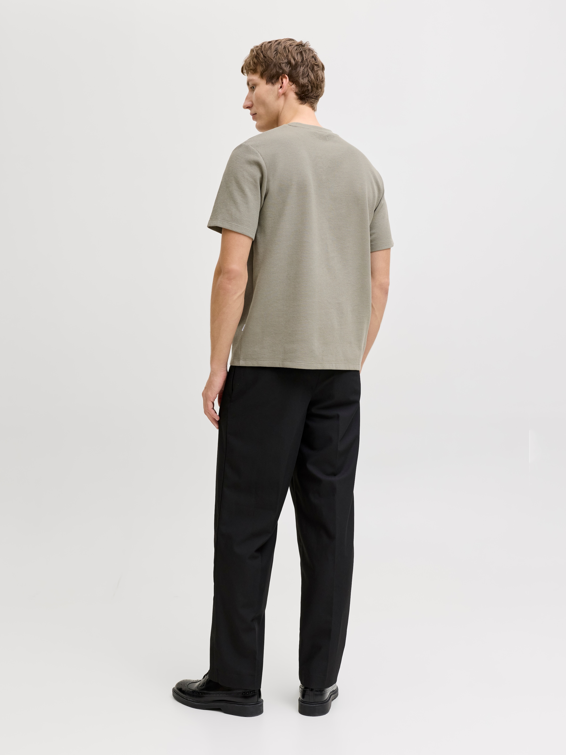 Jack & Jones Rundhalsshirt »JJEAUSTIN TEE SS NOOS« Materialmix, relaxed fit