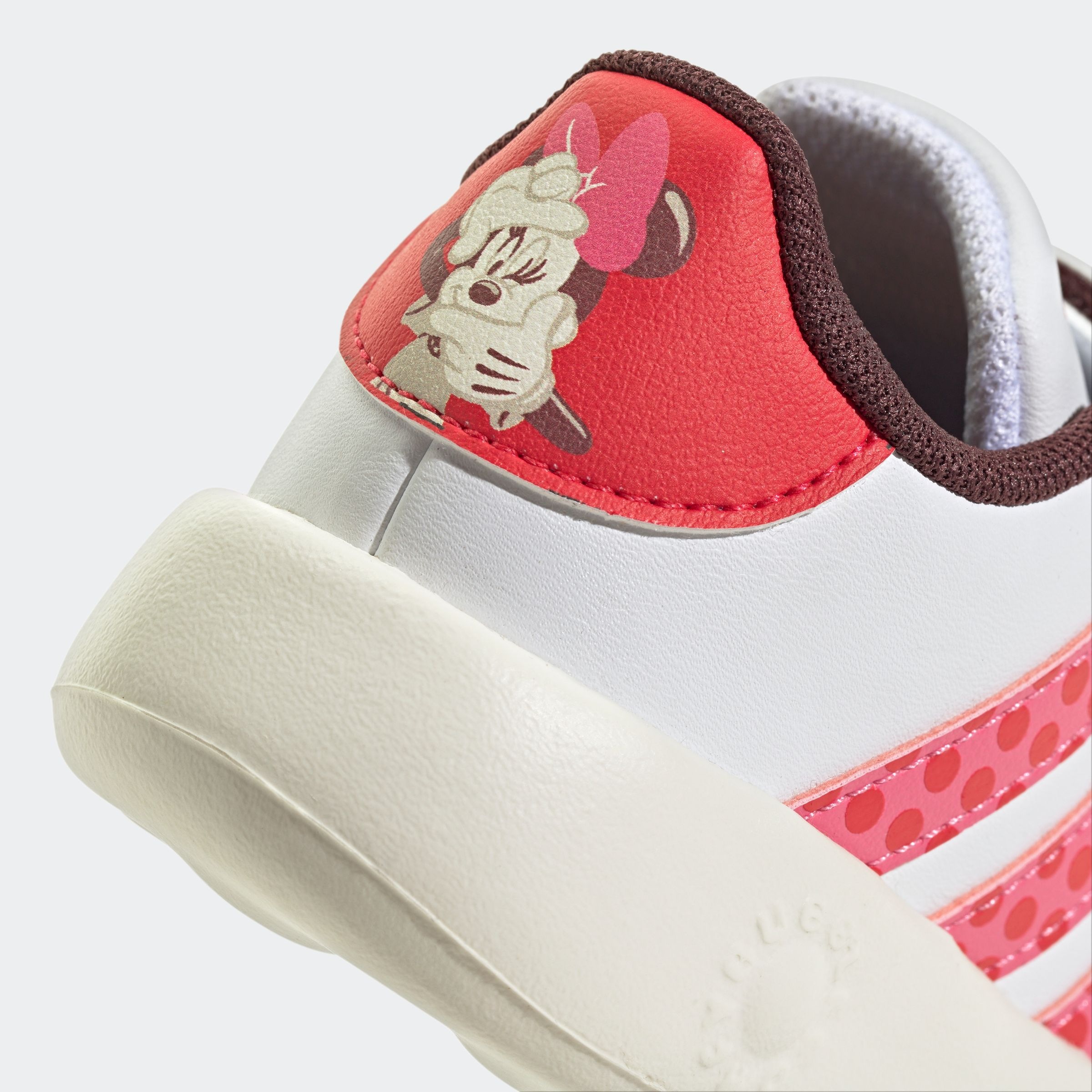 adidas Sportswear Klettschuh »ADIDAS DISNEY MINNIE MAUS KIDS GRAND COURT 2.0 SCHUH«, Design auf den Spuren des adidas Superstar, für Kinder