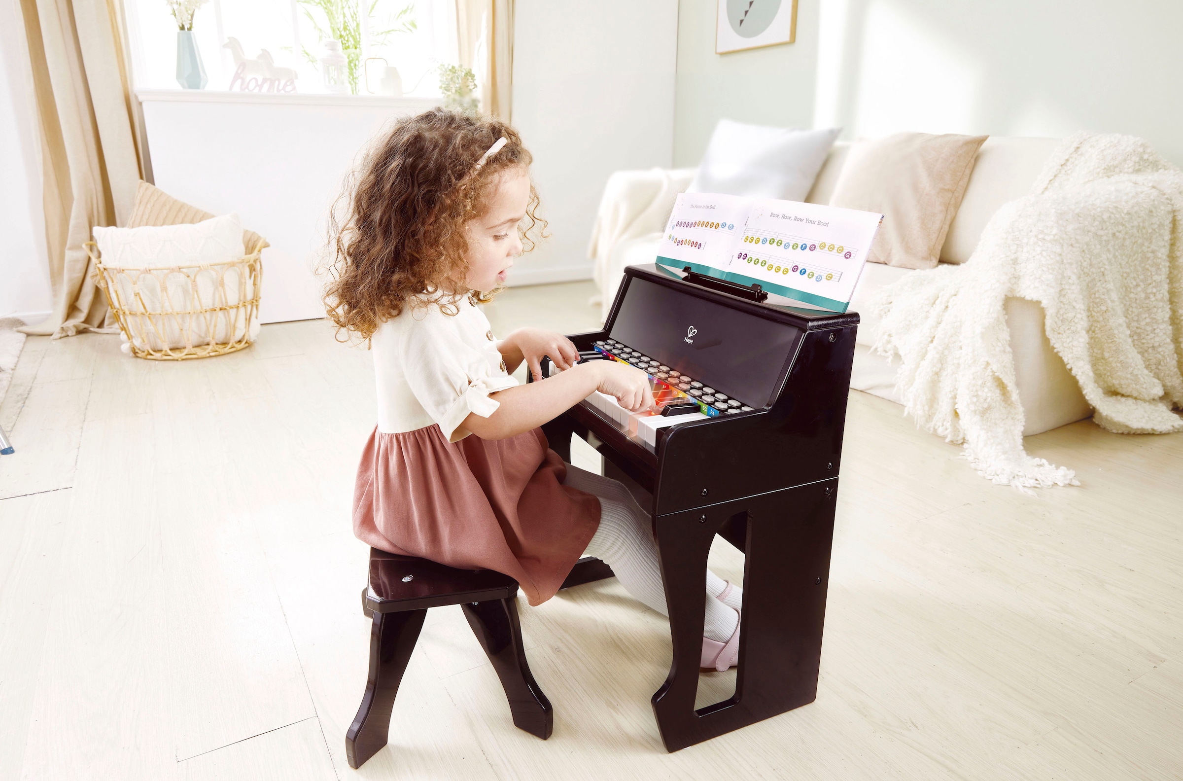 Hape Spielzeug-Musikinstrument »Leuchttasten-Piano mit Hocker«, FSC®- schützt Wald - weltweit