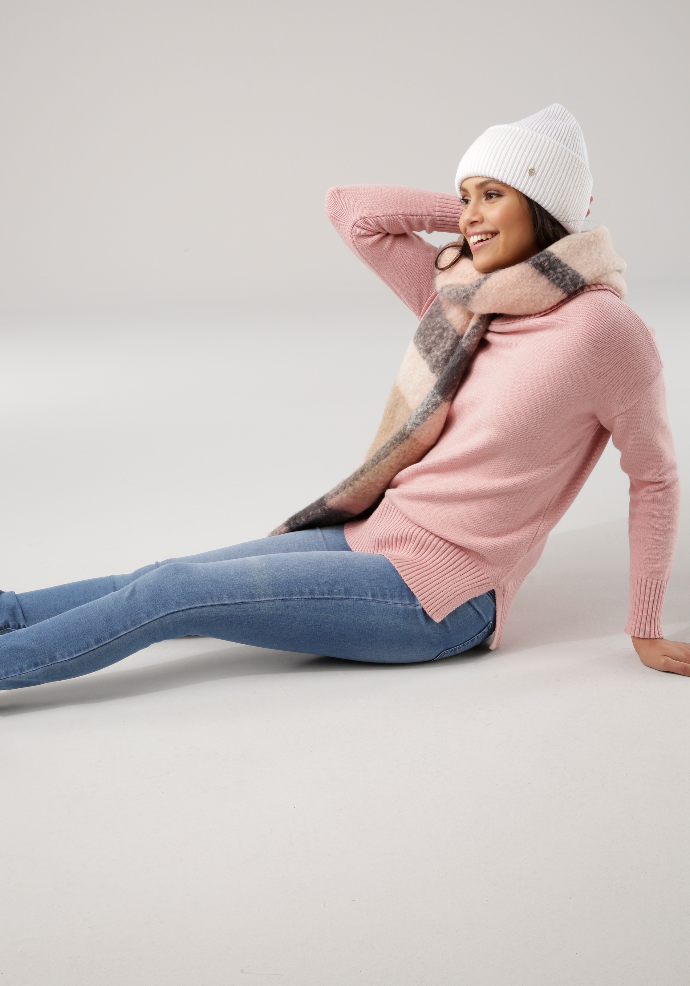 Tamaris in lässiger Form mit seitlichen Schlitzen