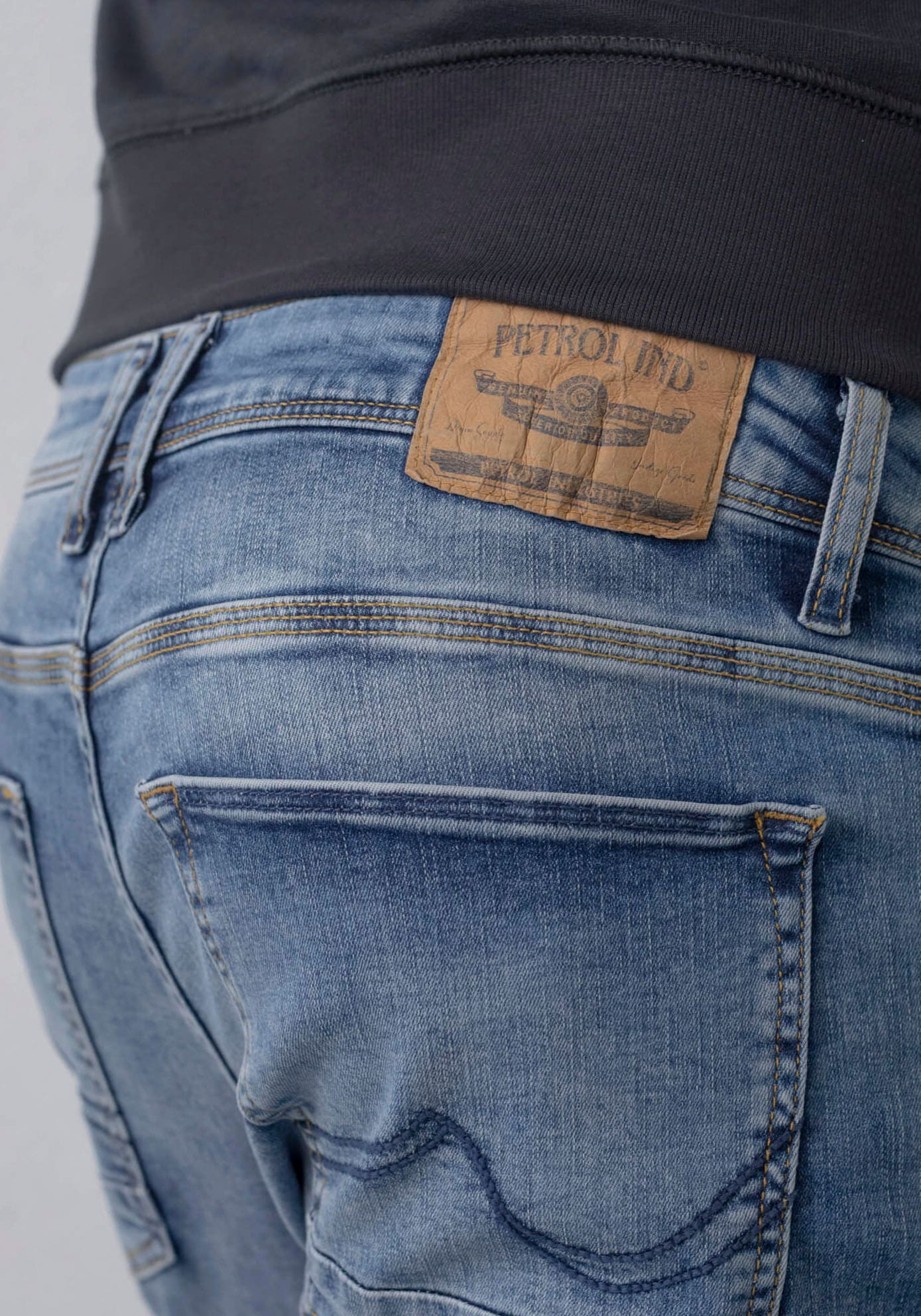 Petrol Industries Regular-fit-Jeans »RUSSEL« mit Fade-out Effekten
