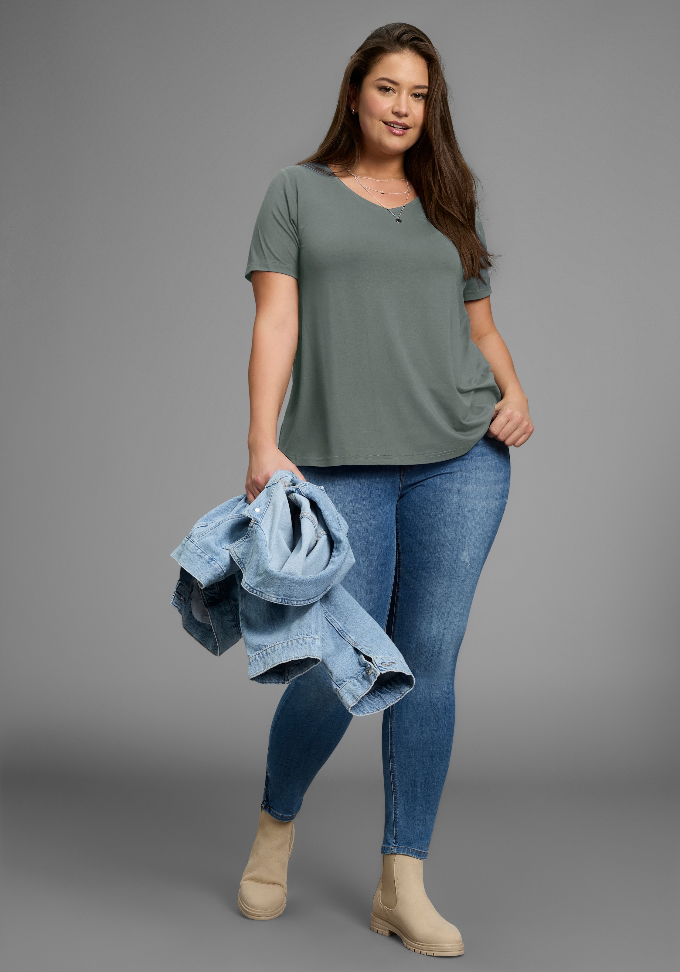 Laura Scott CURVE T-Shirt »Große Größen« mit V-Ausschnitt aus fließender Viskose