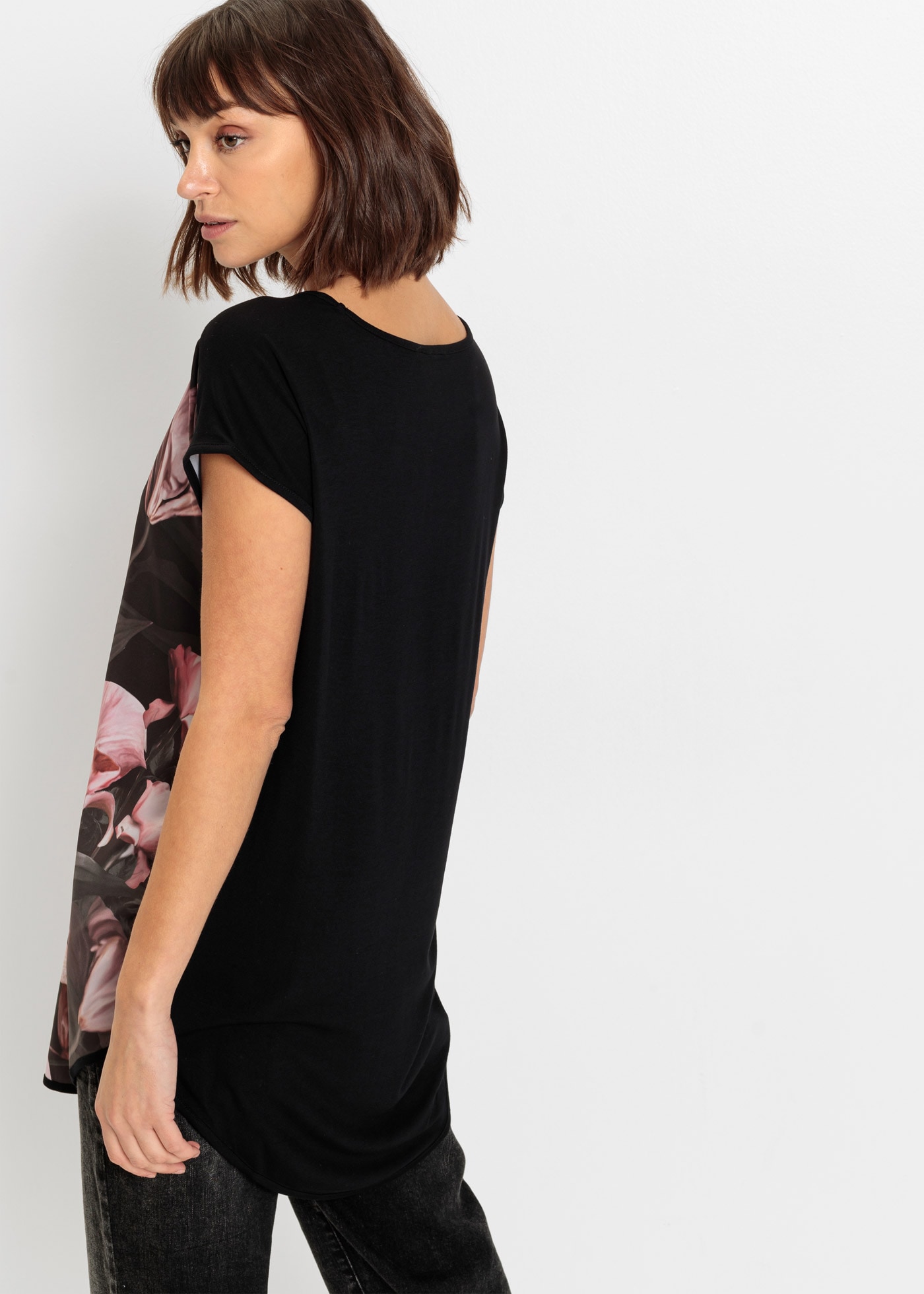 bonprix T-Shirt »Bedrucktes Shirt aus softem Viskose-Mix« bequeme Passform, Kurzarm-Design, mit Blumen-Druck, aus Viskose-Mix