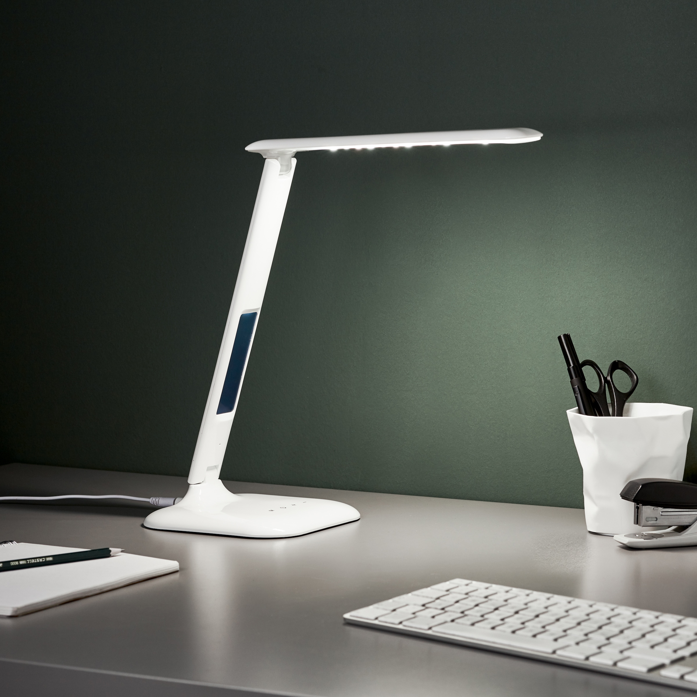 Brilliant LED Schreibtischlampe »Glenn«, 1 flammig, 55 cm Höhe, Touchdimmer, USB-Anschluss, Kunststoff/Metall, weiß