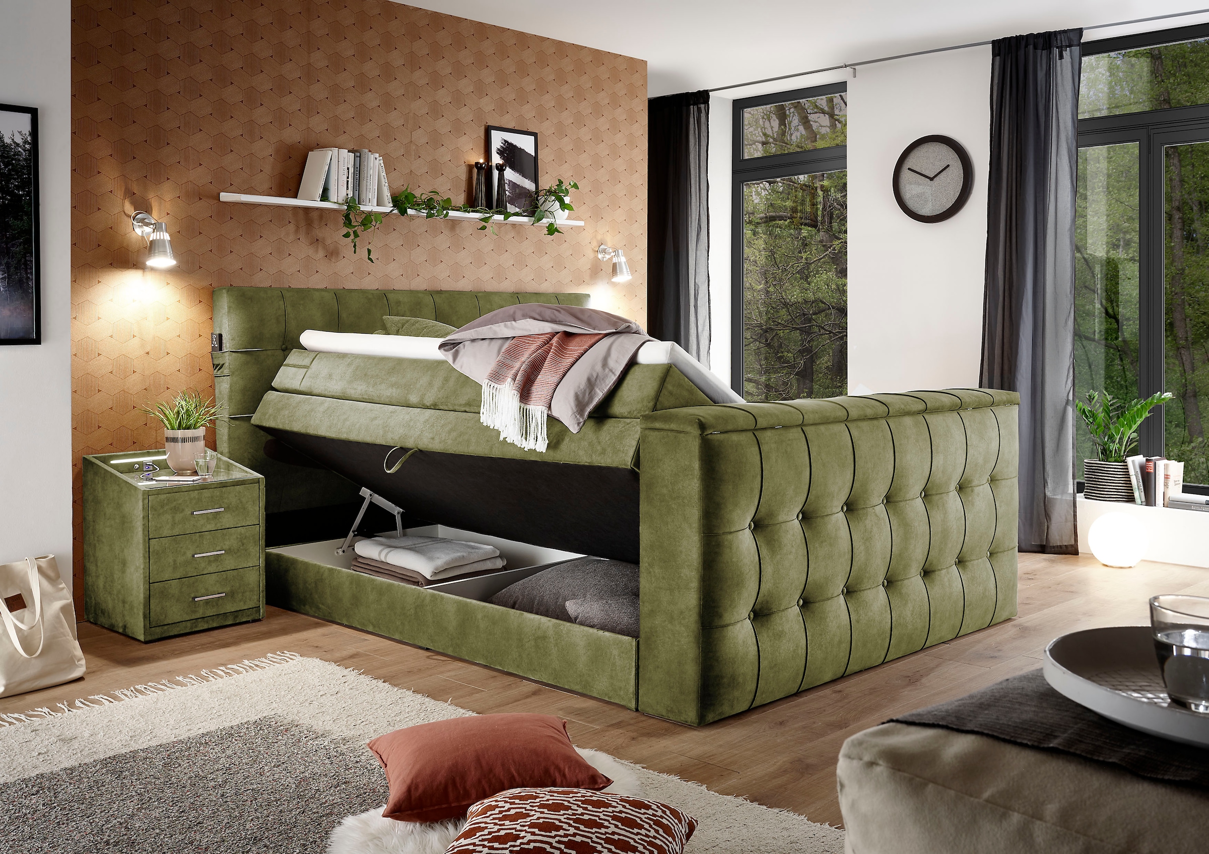 set one by Musterring Boxspringbett »Richmond«, mit Duo-Matratze (H2/H3), versenkbarer TV-Halterung (bis 40 Zoll) und Fernbedienung. Wahlweise mit/ohne Bettkasten