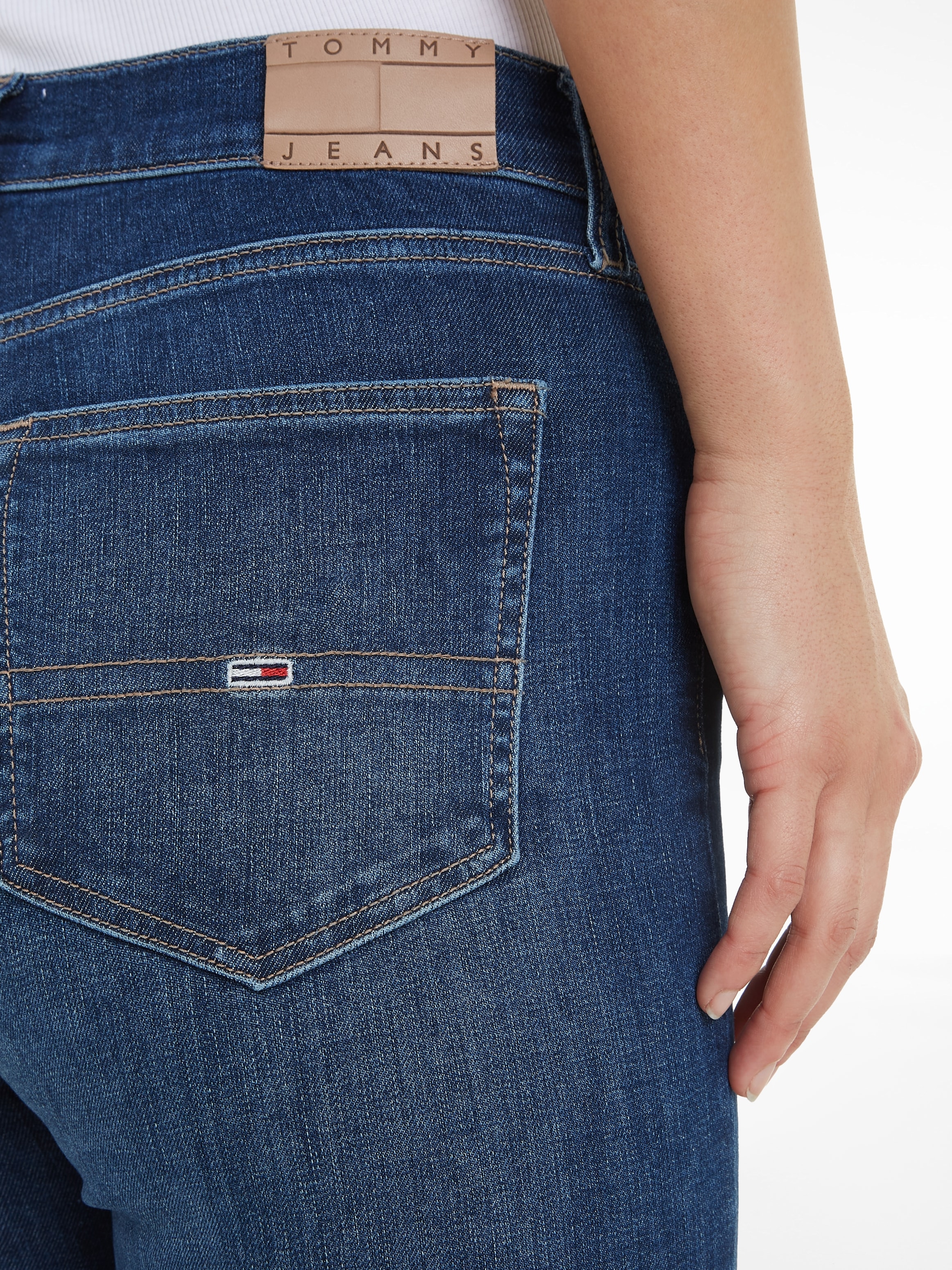 Bequeme Markenlabel Tommy ♕ Jeans mit bei Jeans »Sylvia«,